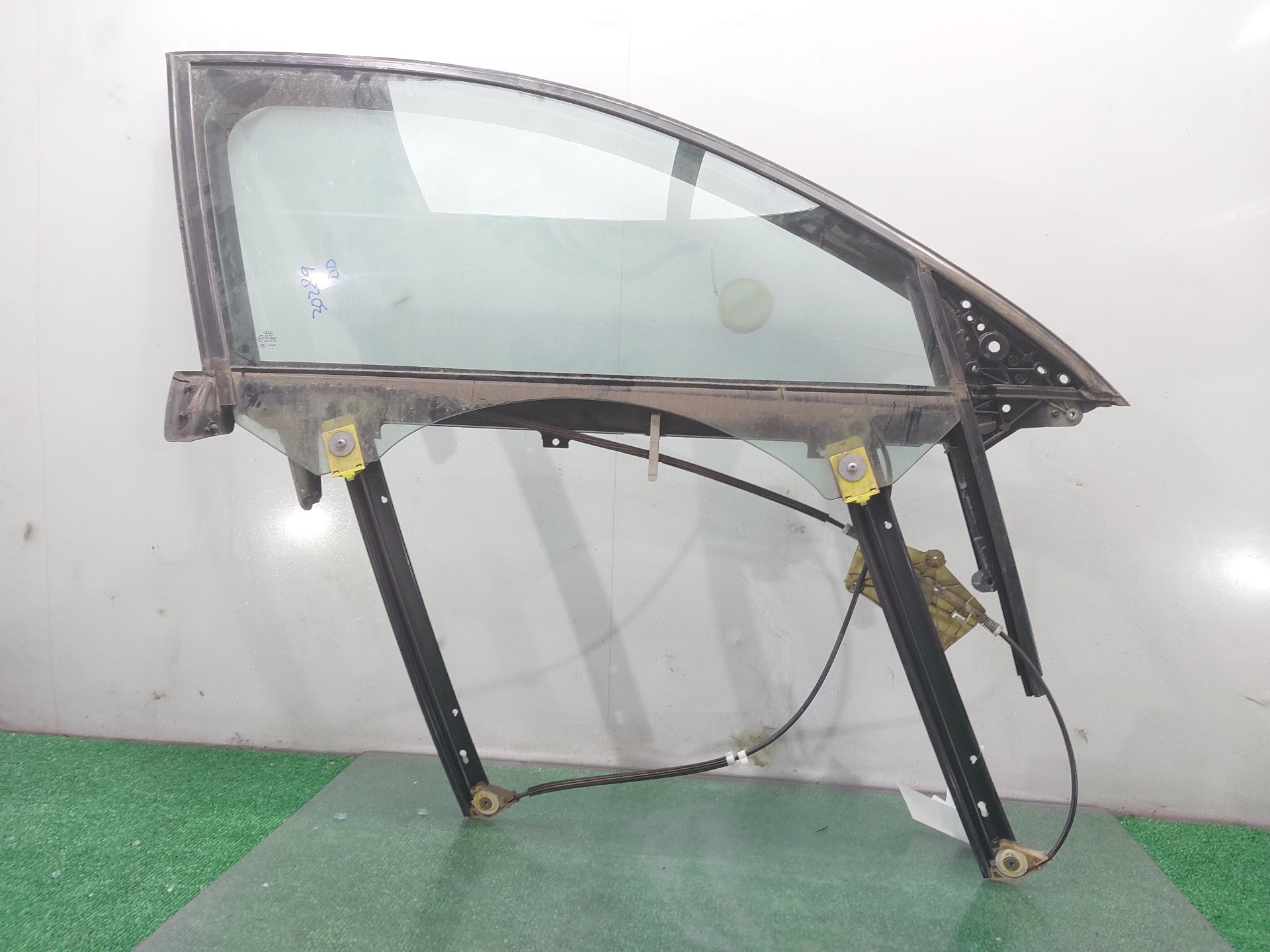 AUDI A6 C6/4F (2004-2011) Lève-vitre de porte avant droite 4F0837462D 20792348