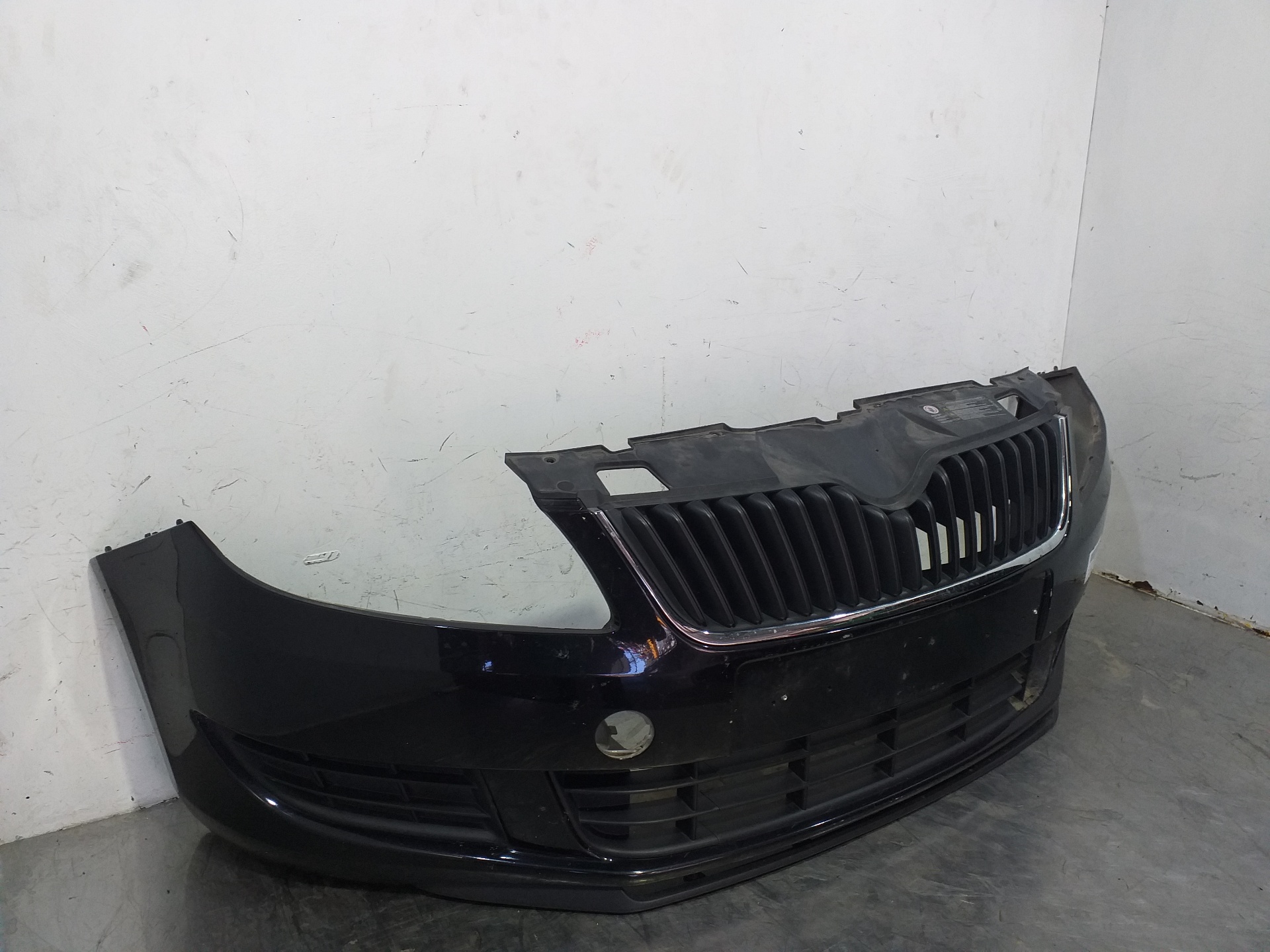 SKODA Fabia 2 generation  (2010-2014) Le pare-choc avant 5J0807221D 25609641