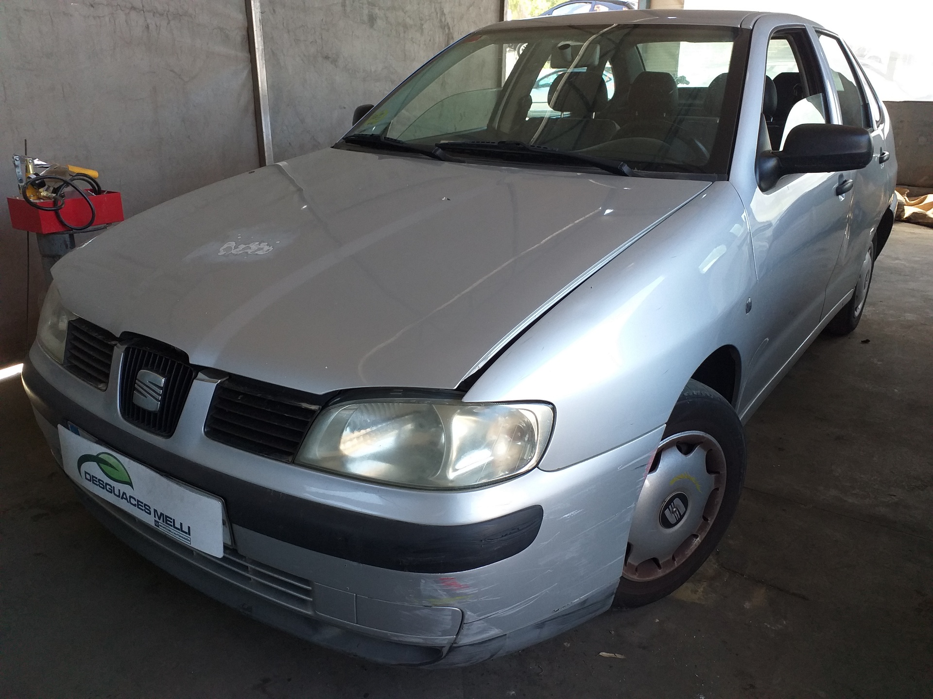 SEAT Cordoba 1 generation (1993-2003) Наружная ручка передней правой двери 6K0837208BFKZ 24129979