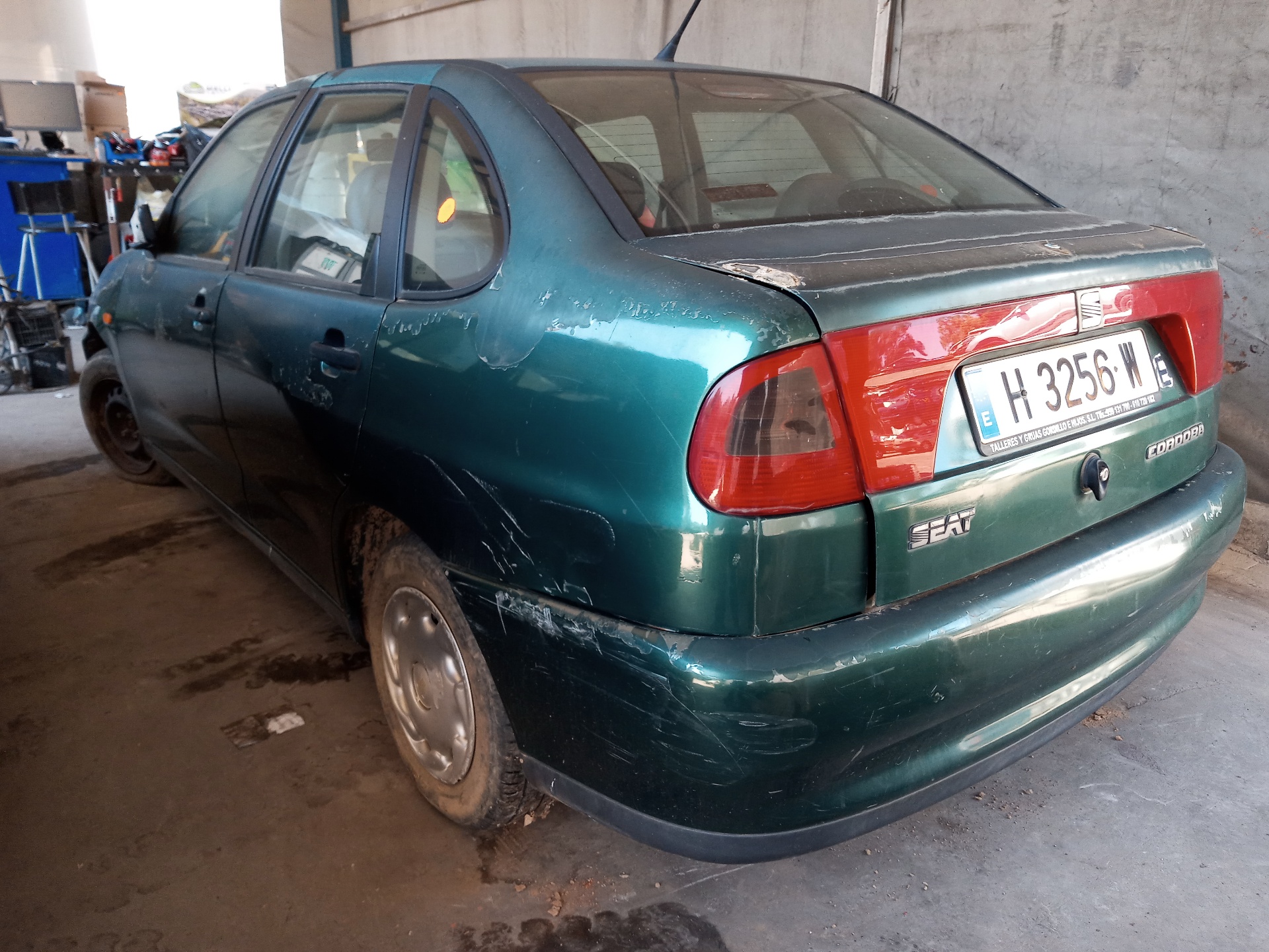 SEAT Ibiza 2 generation (1993-2002) Преден десен задвижващ вал 191407274DX 18707177