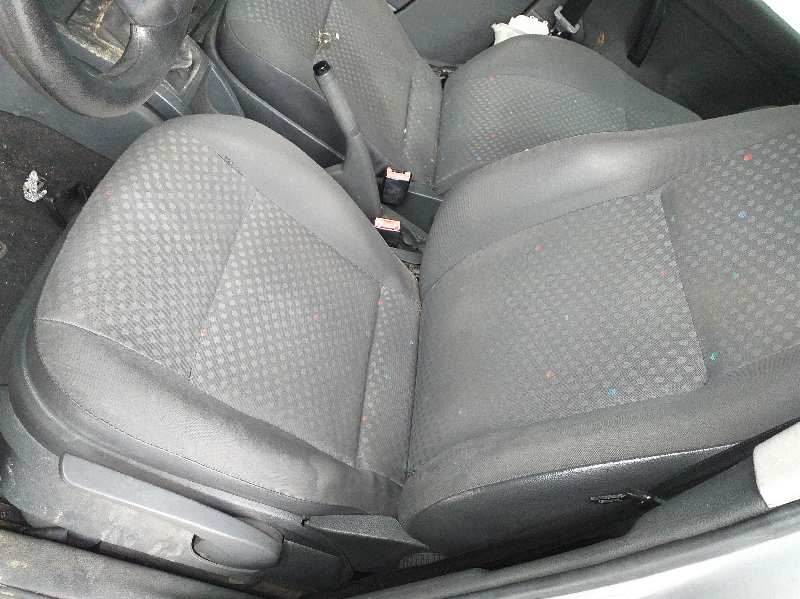 VOLKSWAGEN Polo 4 generation (2001-2009) Priekinių dešinių durų išorinė rankenėlė 3B0837207CFKZ 22075051