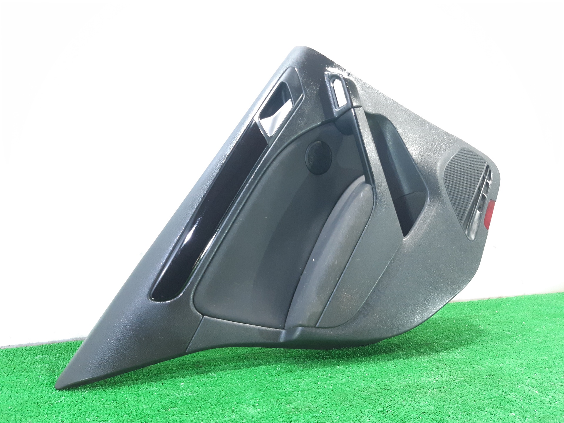 VOLKSWAGEN Golf 6 generation (2008-2015) Aizmugurējo kreiso durvju moldings 5K6867211 18769320