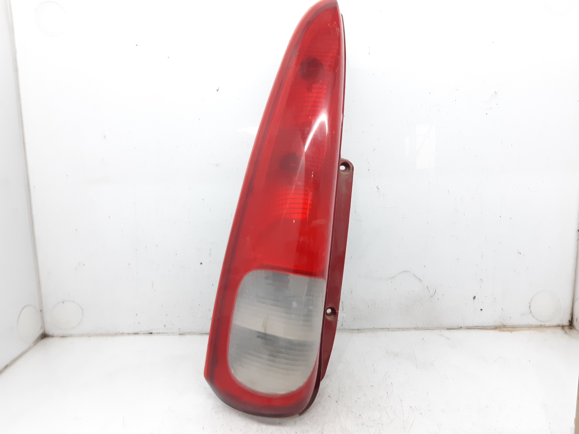 Piloto trasero izquierdo A16DMS 96260526 de Daewoo Tacuma (u100) 2001-2004 105 CV