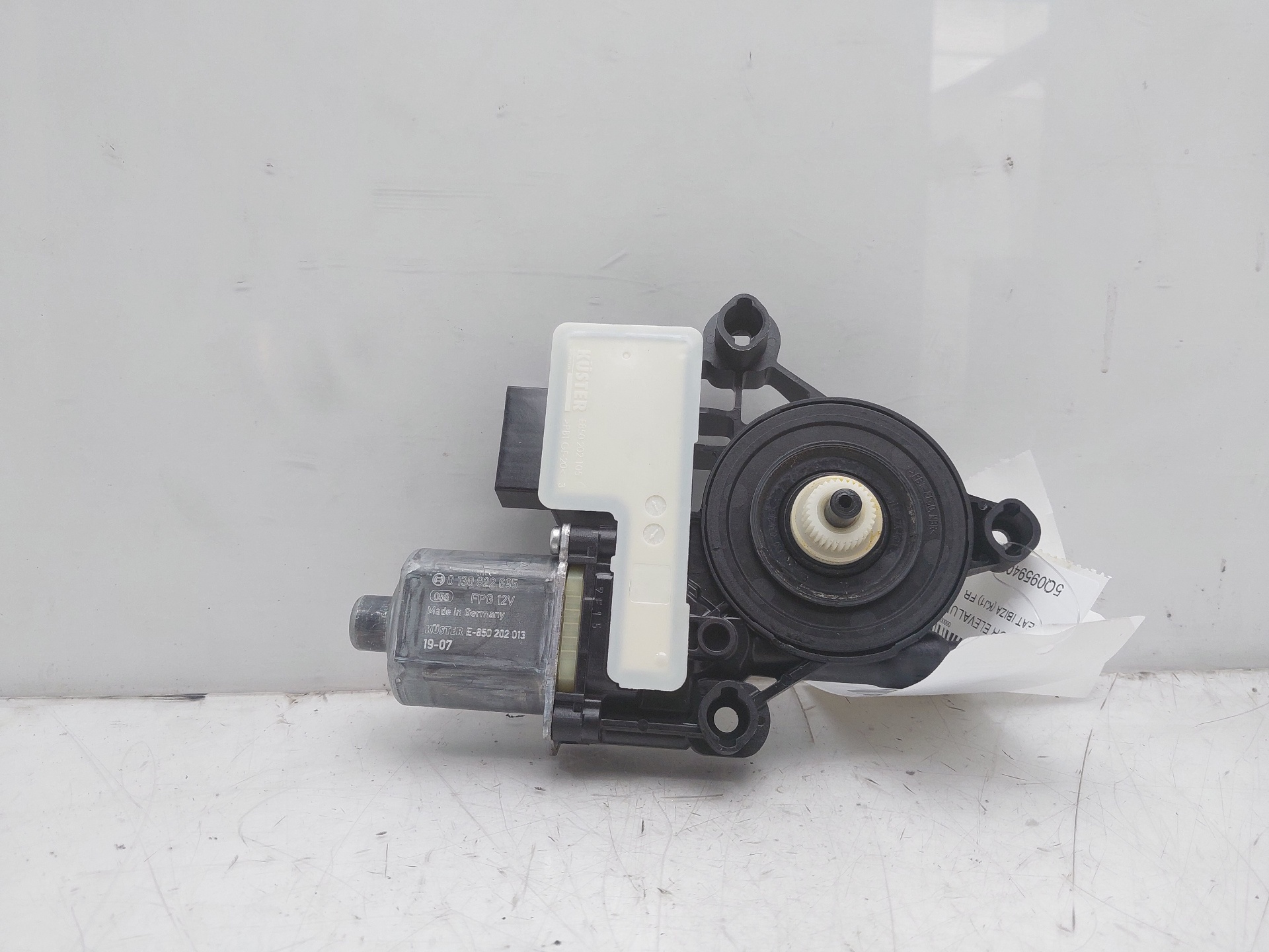 SEAT Alhambra 2 generation (2010-2021) Rear Left Door Window Control Motor 5Q0959407 23101490