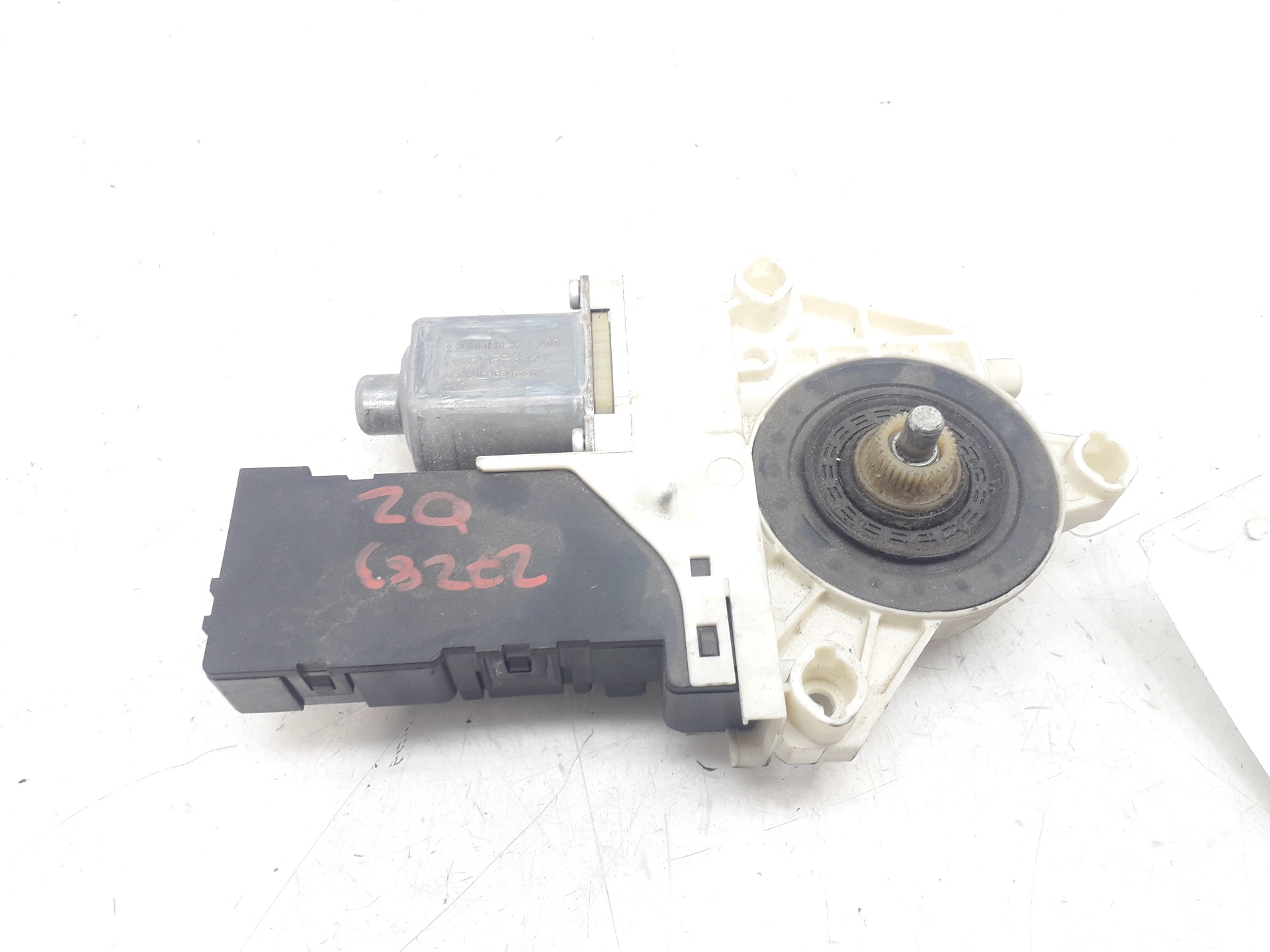 PEUGEOT 407 1 generation (2004-2010) Front Left Door Window Regulator Motor 0130822200 20788934