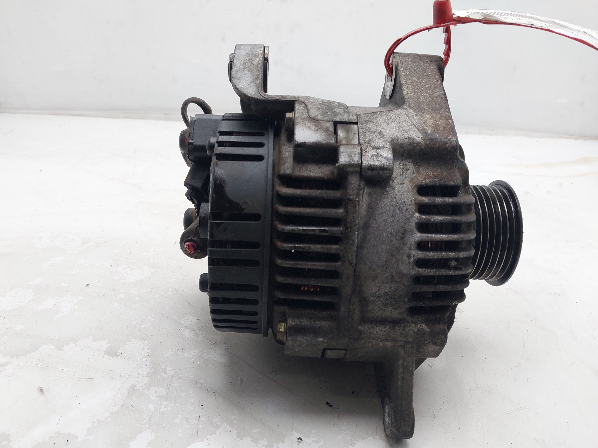 SUBARU Megane 1 generation (1995-2003) Alternator 7700857073 24947601