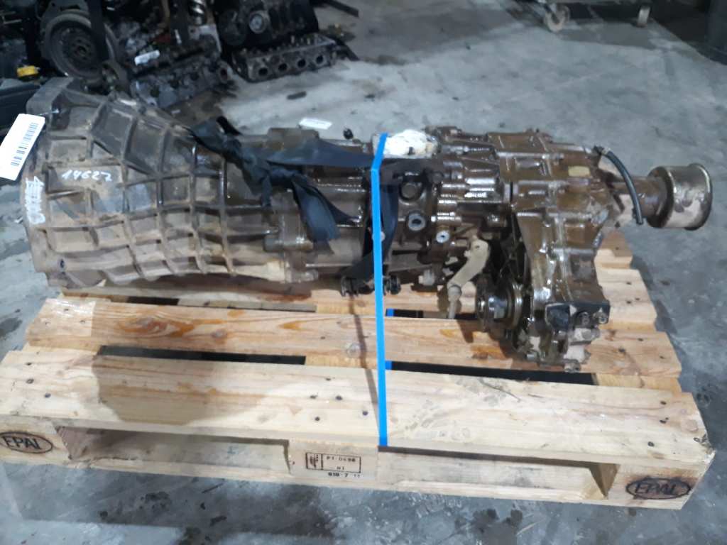 NISSAN Gearbox TD25TI 18781176