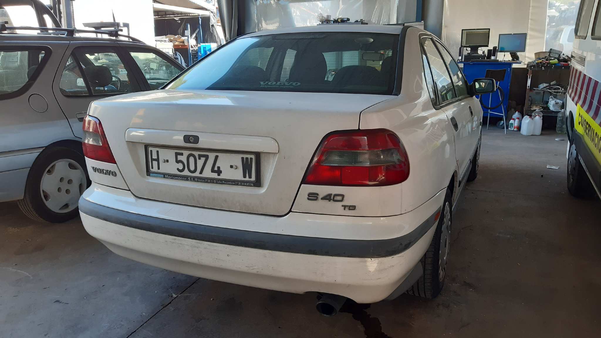 VOLVO S40 1 generation (1996-2004)  Правая задняя внутренняя ручка открытия 854852 24127158