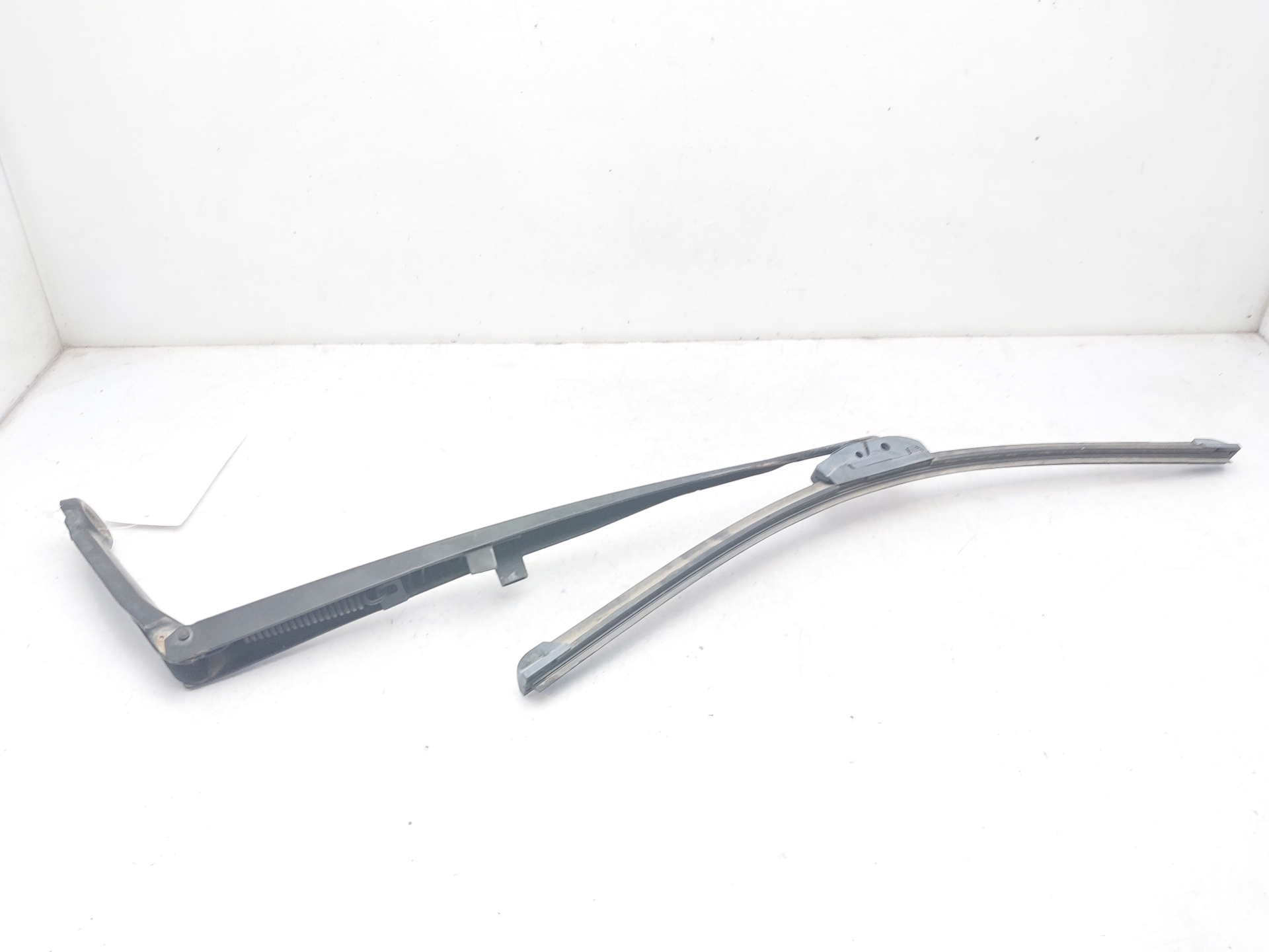 BMW 3 Series E46 (1997-2006) Front Wiper Arms 61617003931 24997462