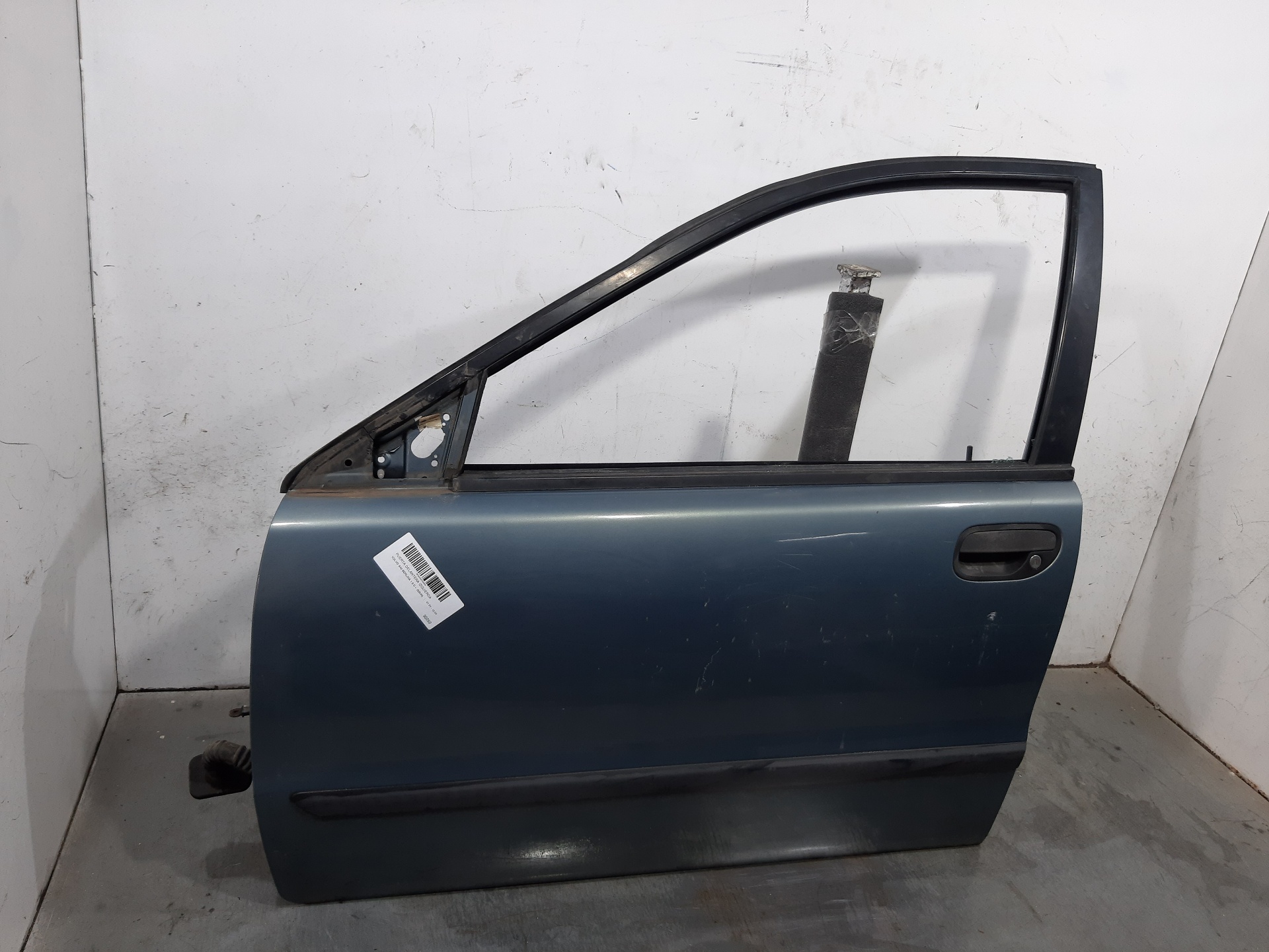 VOLVO S40 1 generation (1996-2004) Front Left Door 30632666 24071659