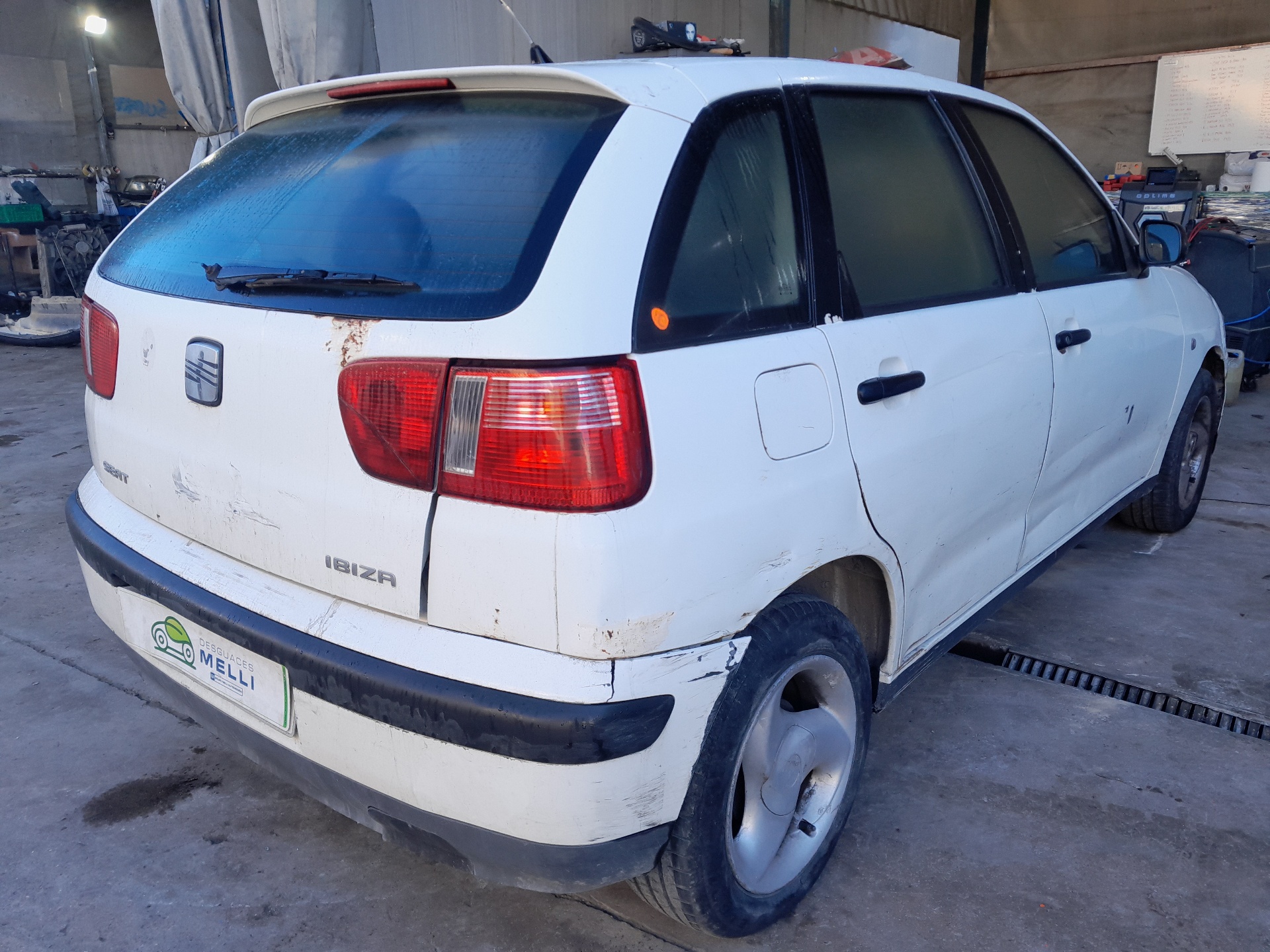 SEAT Ibiza 2 generation (1993-2002) Vairo stiprintuvo siurblys 030145157 23552113