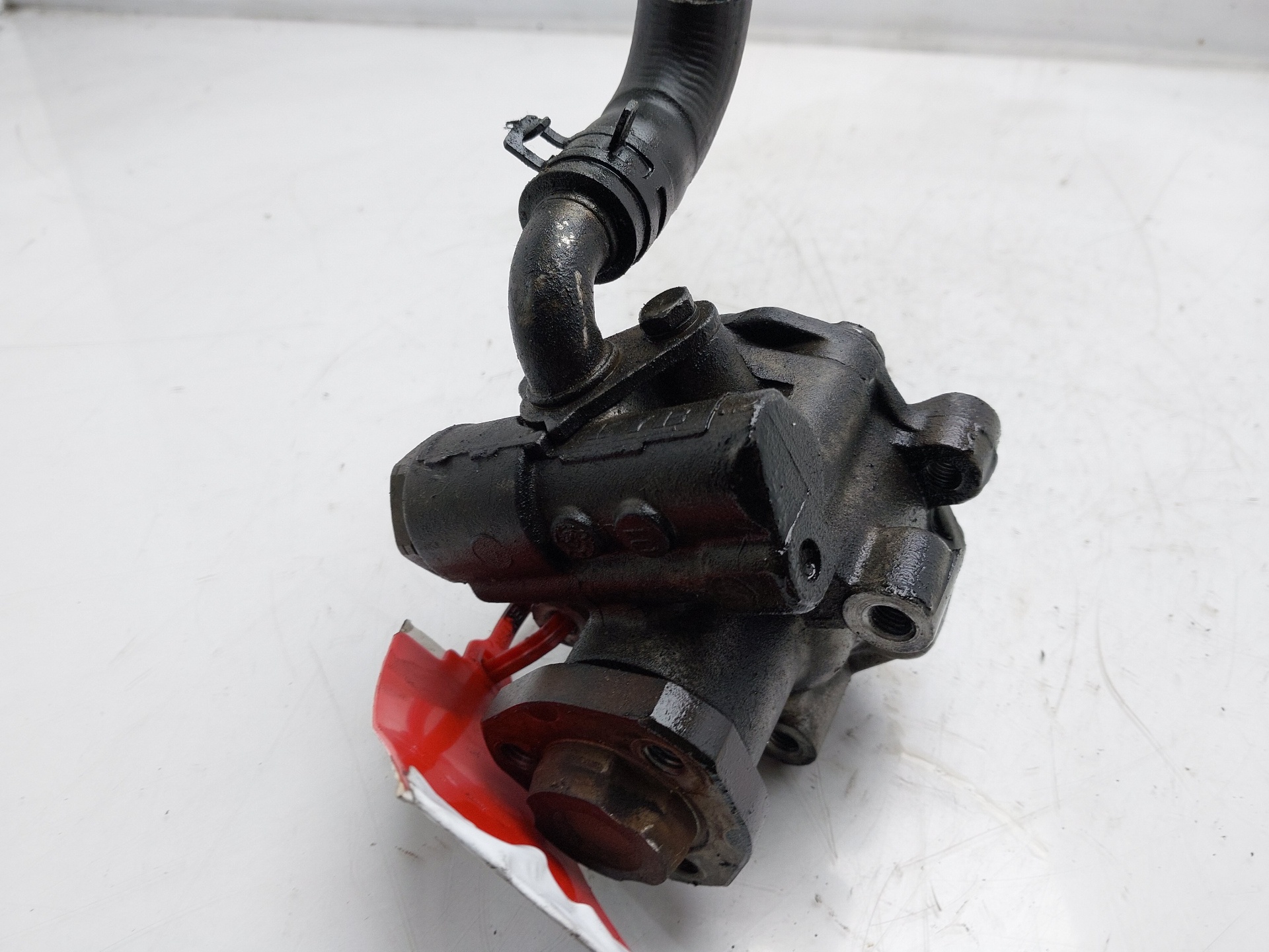 SEAT Corolla 1 generation E10 (1966-1970) Power Steering Pump 6N0422154F 24295363