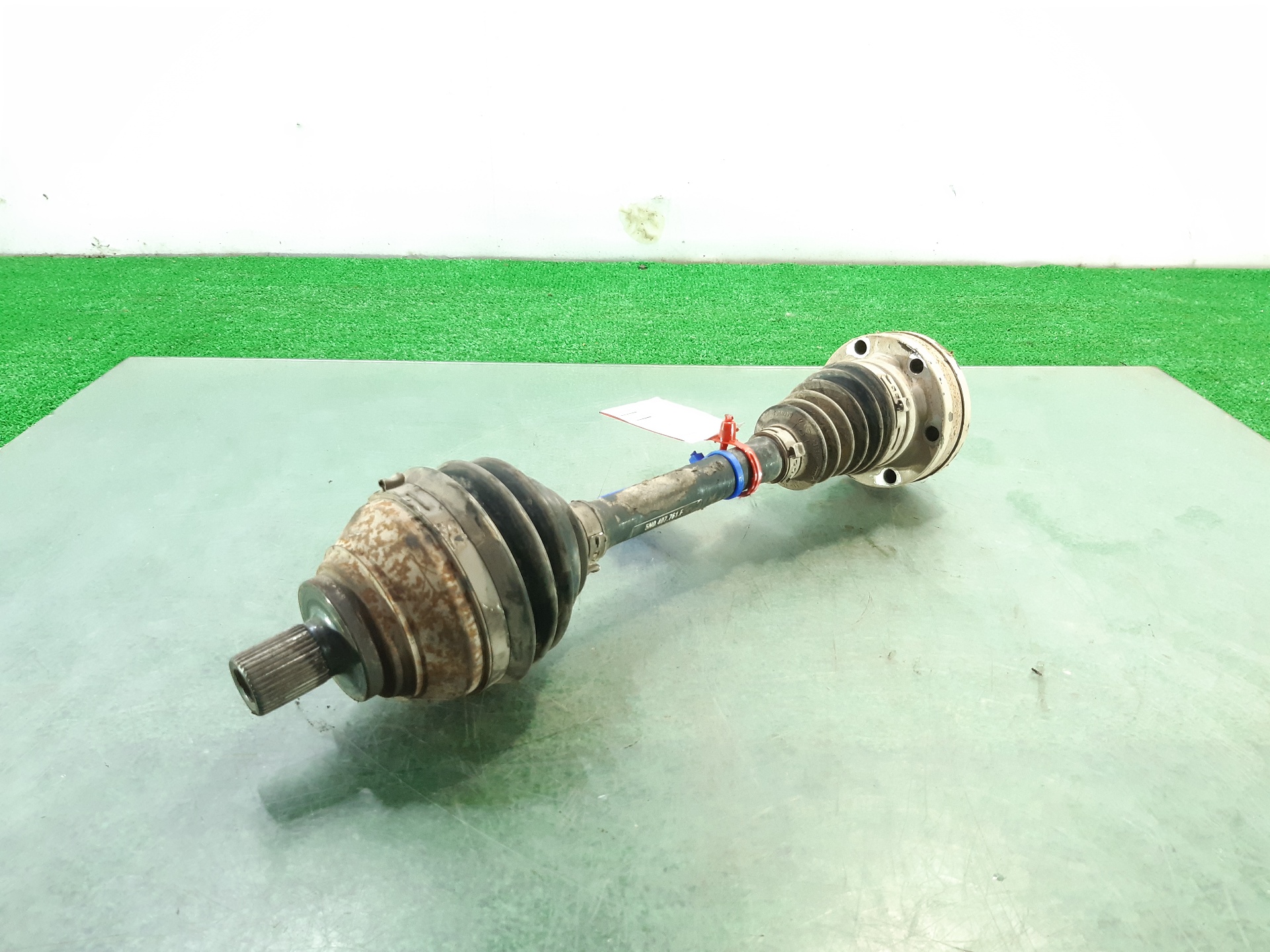 AUDI Q3 8U (2011-2020) Front Left Driveshaft 5N0407761F 24045387