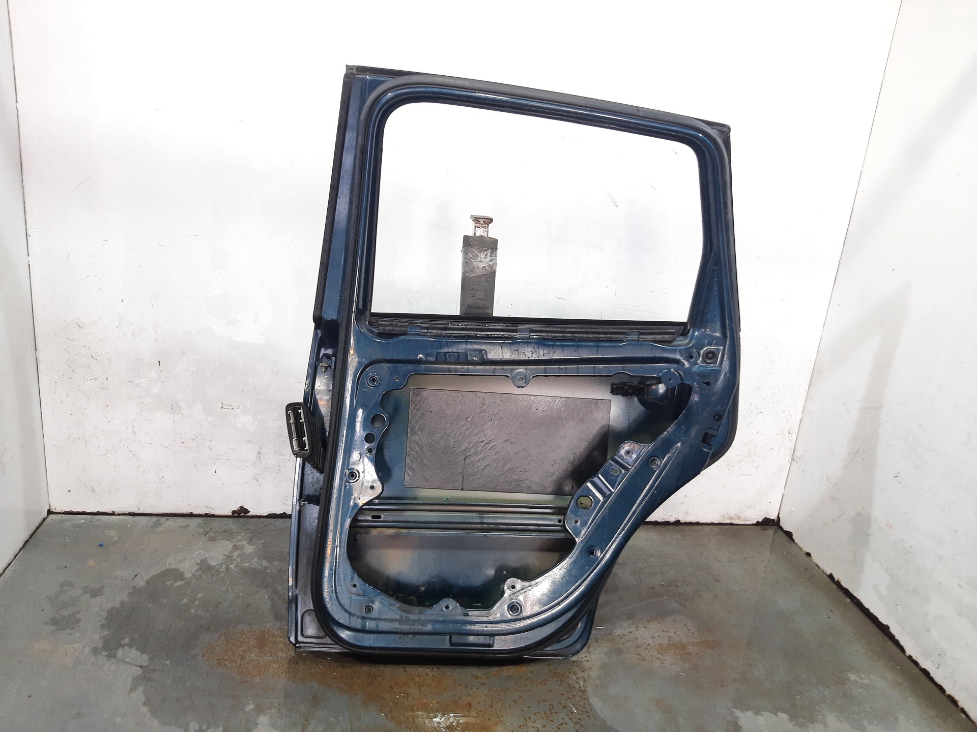 VOLKSWAGEN Polo 4 generation (2001-2009) Rear Right Door 6Q6833056H 21739954