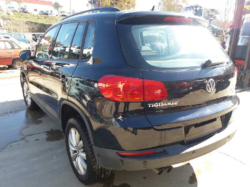 VOLKSWAGEN Tiguan 1 generation (2007-2017) Galinių dešinių durų stiklo pakelėjas 5N0839730R 22067901