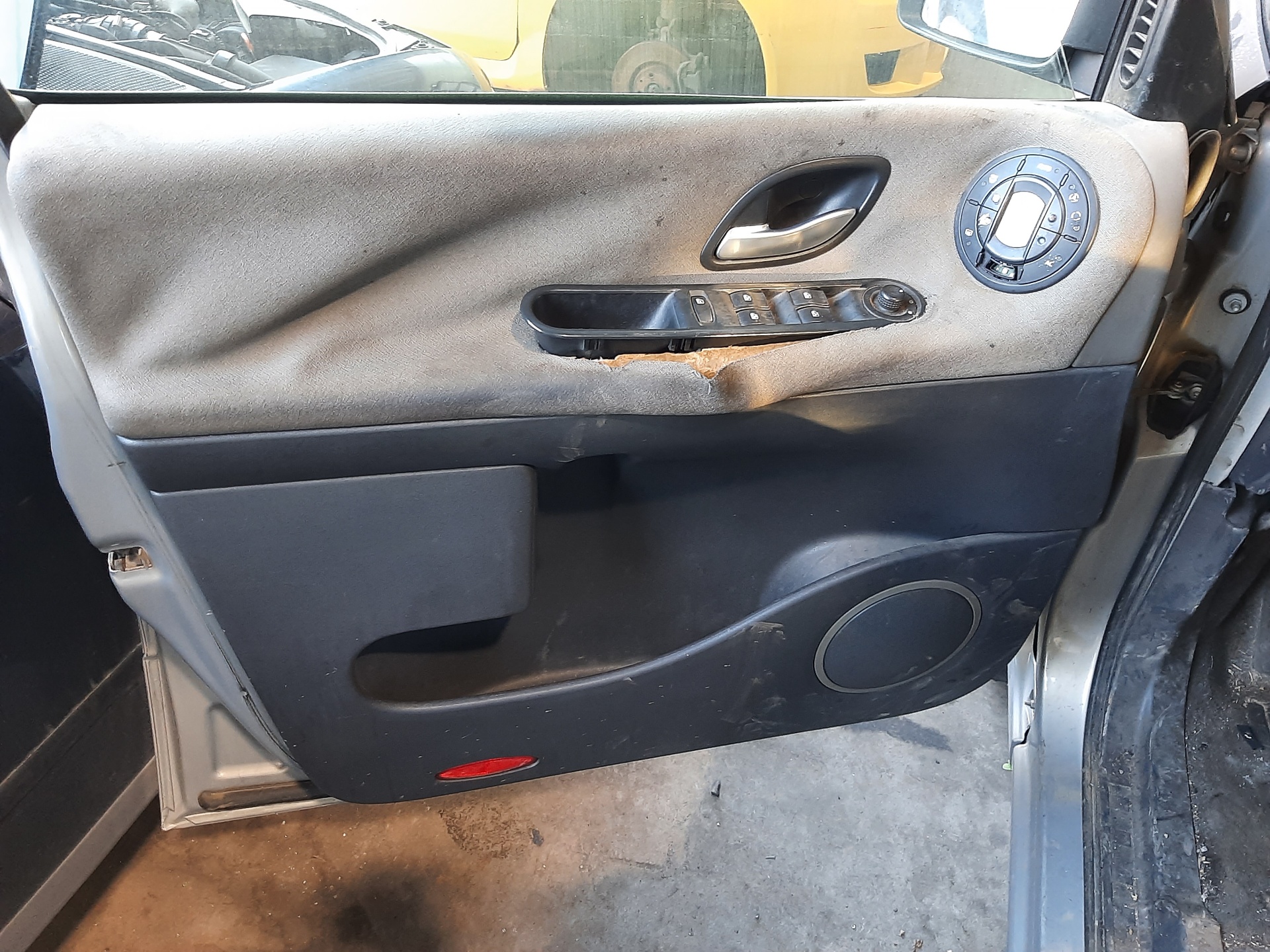RENAULT Espace 4 generation (2002-2014) Other parts of the rear bumper 8200027154 24122066