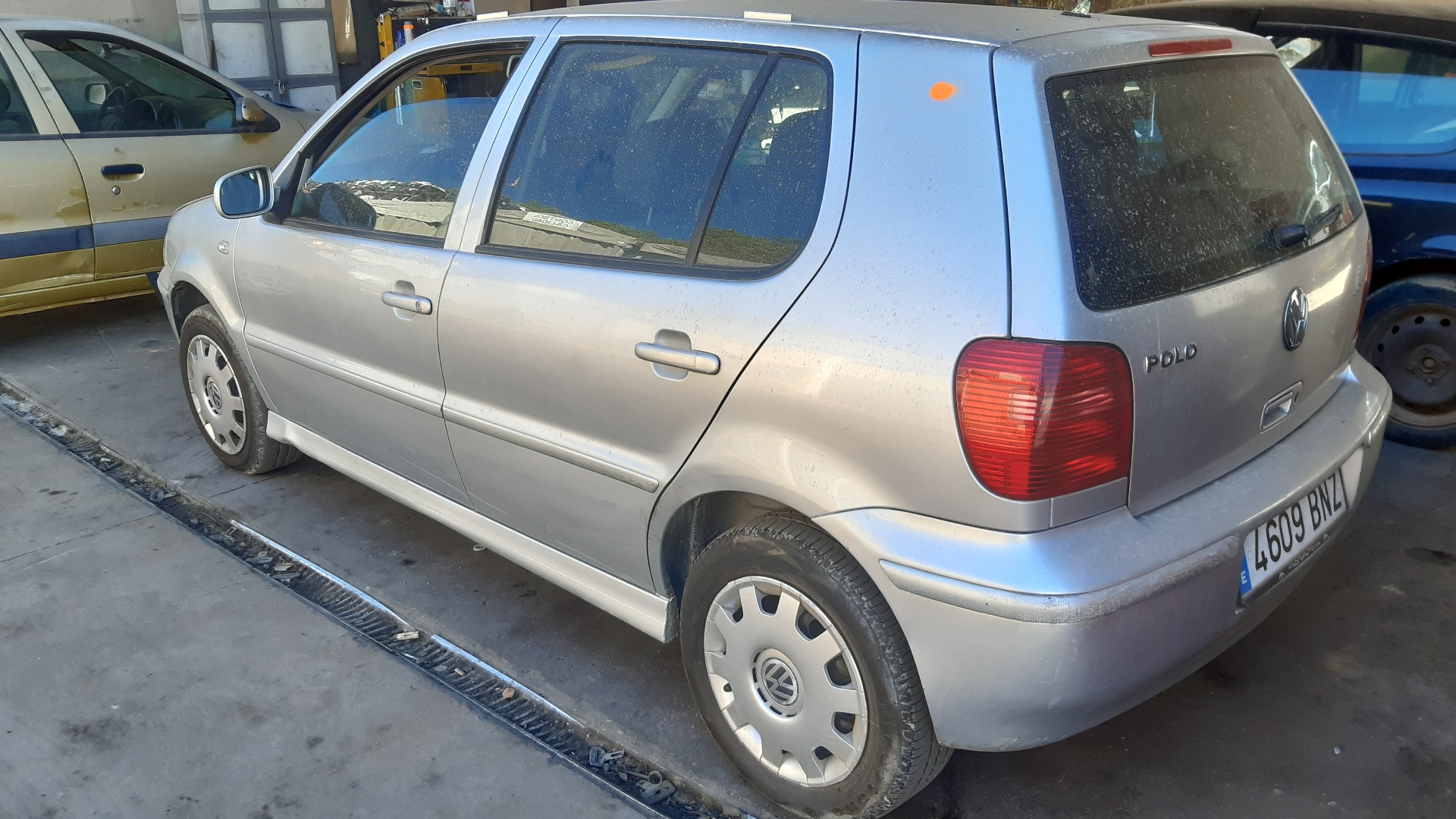 NISSAN Polo 3 generation (1994-2002) Citas virsbūves detaļas 1J6827565A 18801336