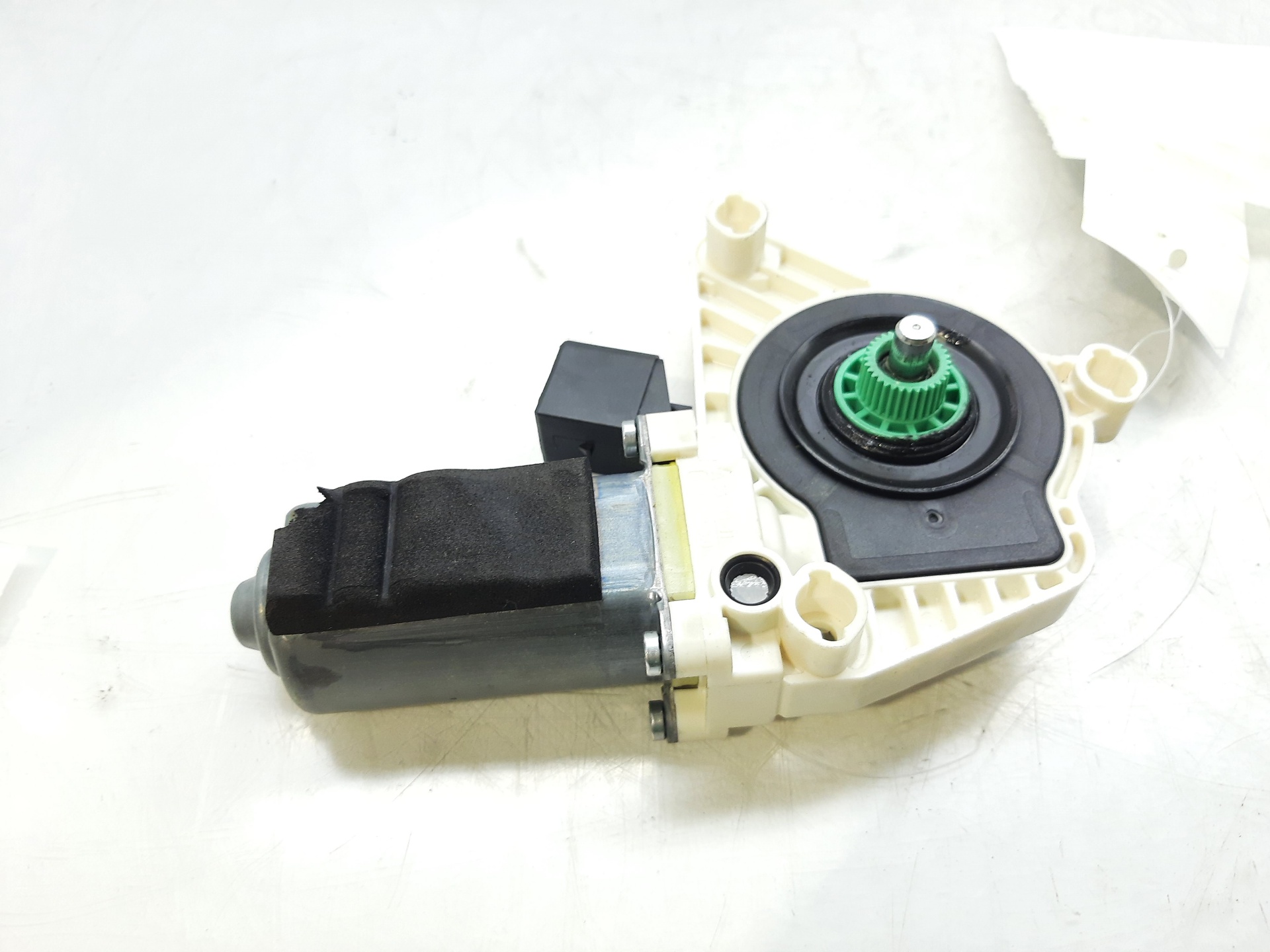 MERCEDES-BENZ CLA-Class C117 (2013-2016) Motor regulator geam ușă stânga față A55383110 20789237