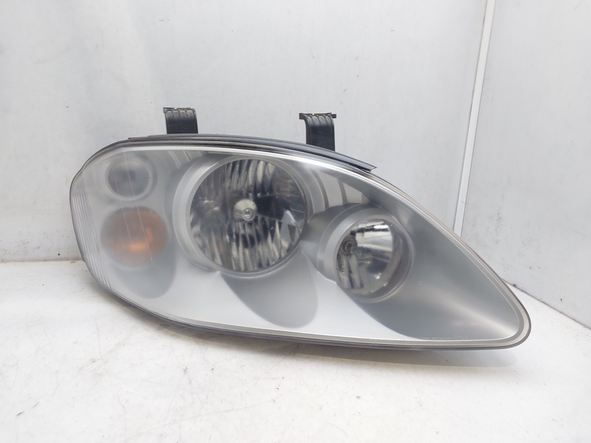 SSANGYONG Rodius 1 generation (2004-2010) Front Right Headlight 8318008100 25157607