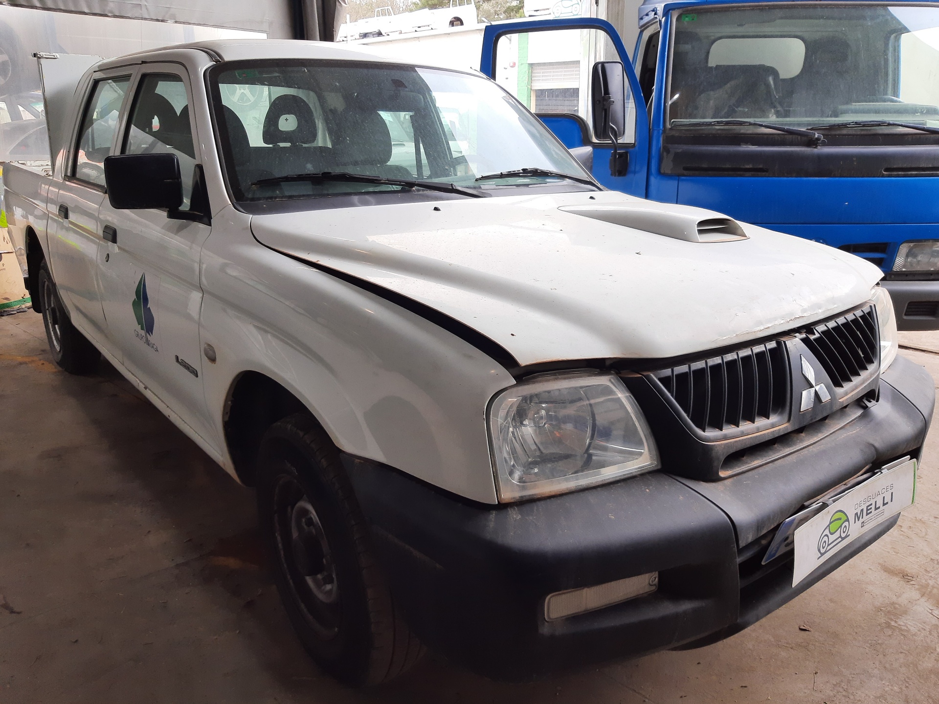 MITSUBISHI L200 3 generation (1996-2006) Bal oldali napellenző MR732271 22301499