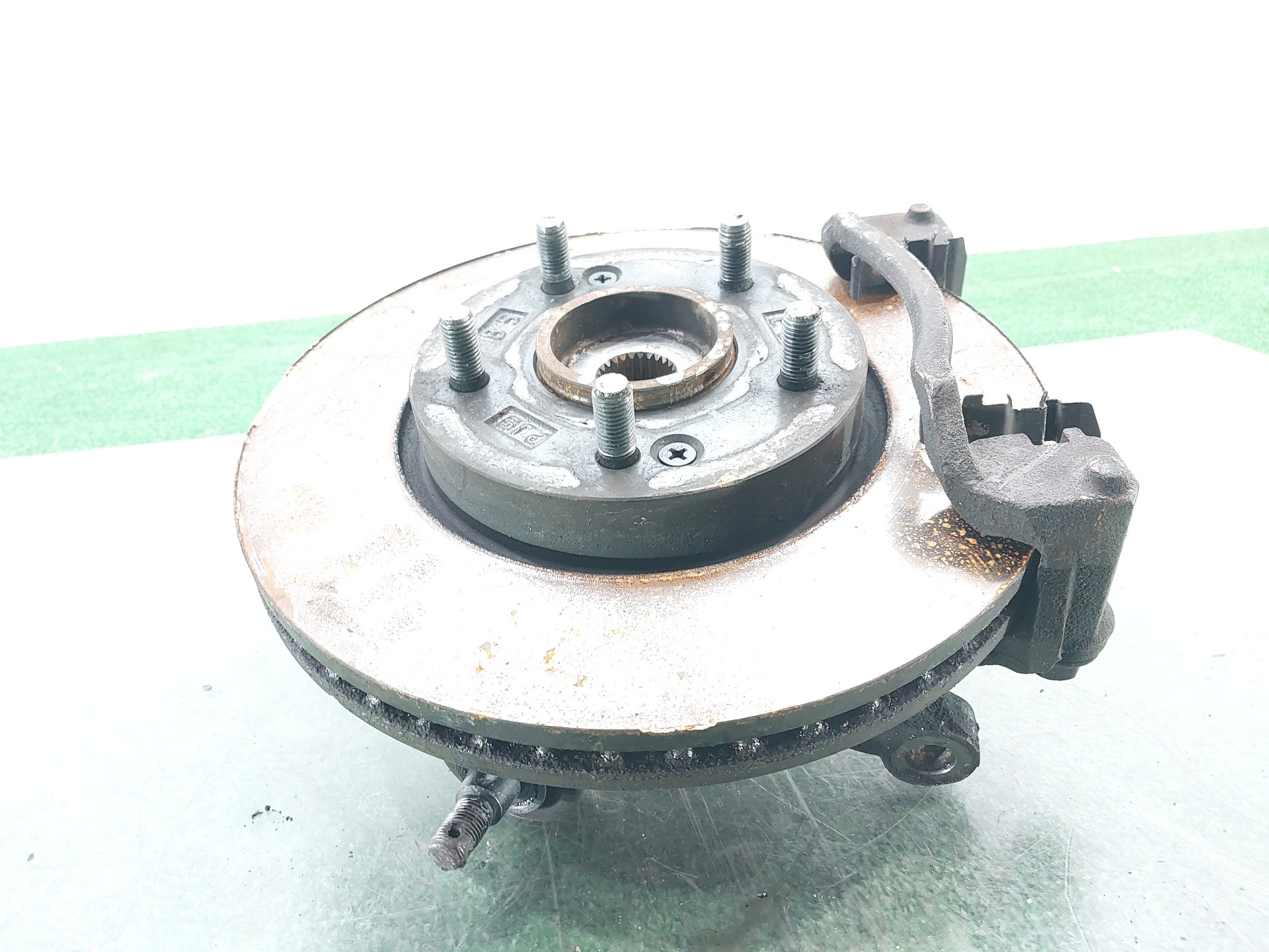 HYUNDAI i30 FD (1 generation) (2007-2012) Front Left Wheel Hub 517152H100 22574457