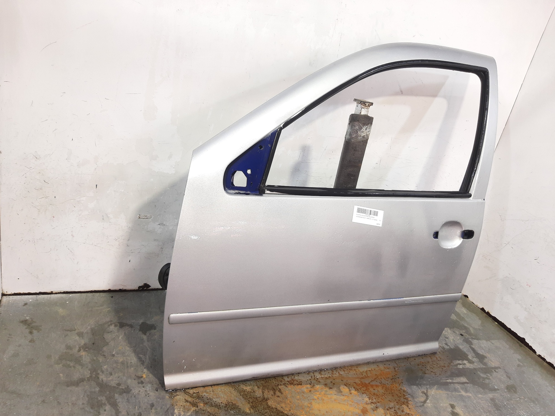 VOLKSWAGEN Golf 4 generation (1997-2006) Front Left Door 1J4831055H 24550096