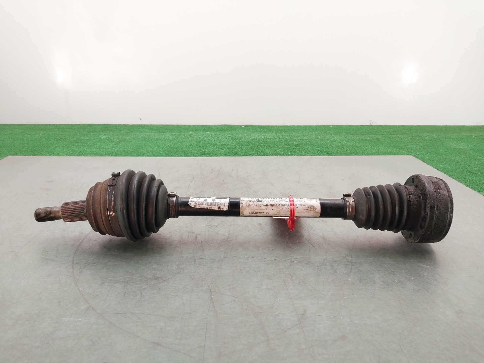 SKODA Octavia 1 generation (1996-2010) Front Left Driveshaft 1J0407271Q 21570608