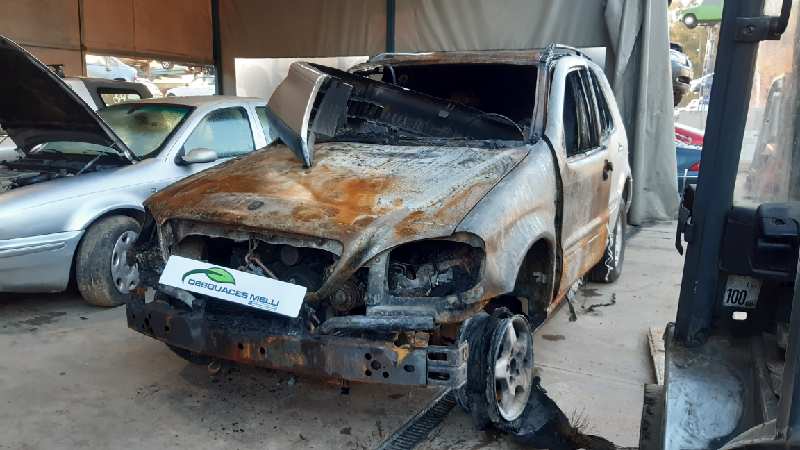 MERCEDES-BENZ M-Class W163 (1997-2005) Taka vasen vetoakseli 0501006511 18617288