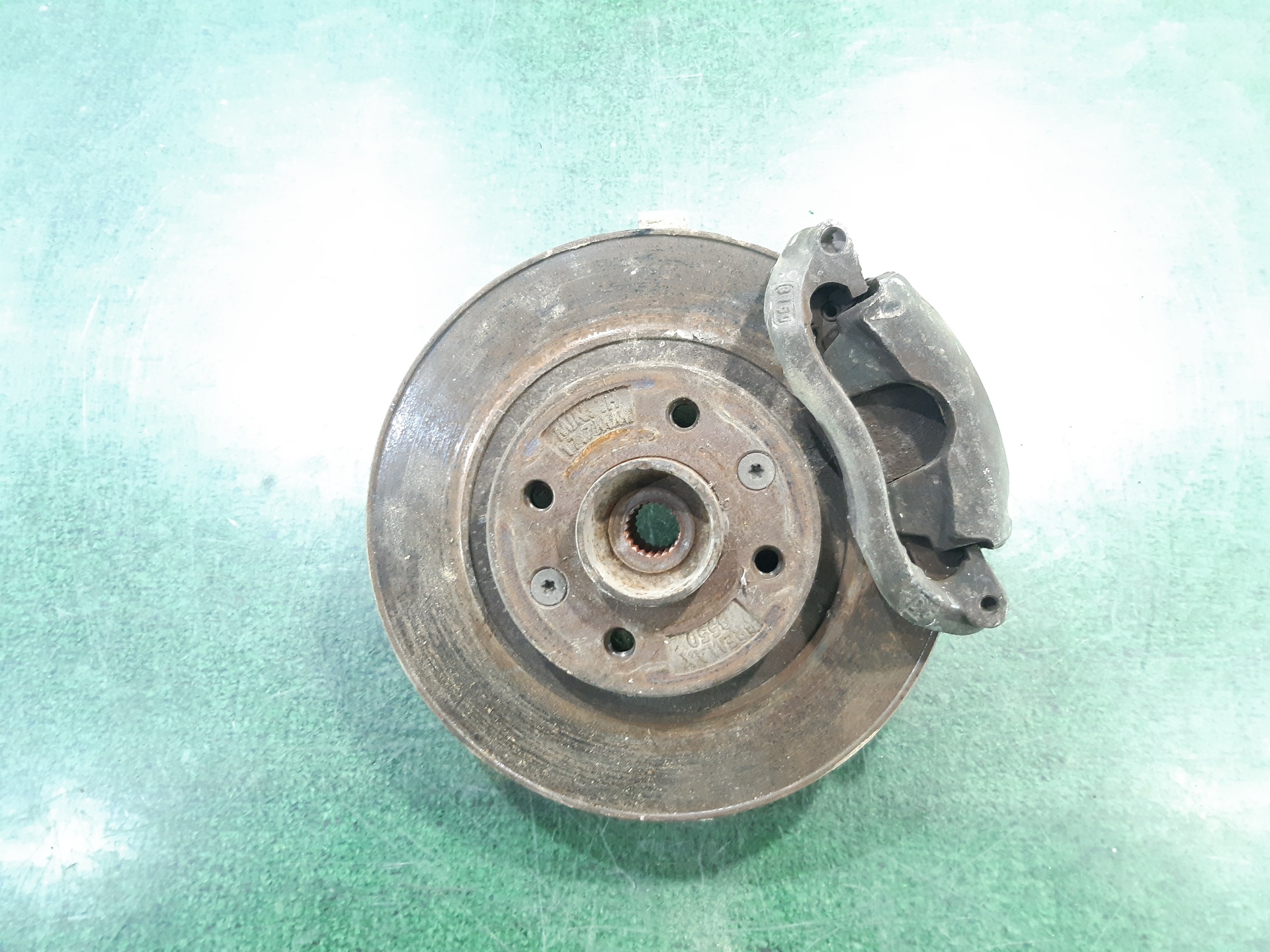 ASTON MARTIN Kangoo 1 generation (1998-2009) Front Right Wheel Hub 8200150223 24055582