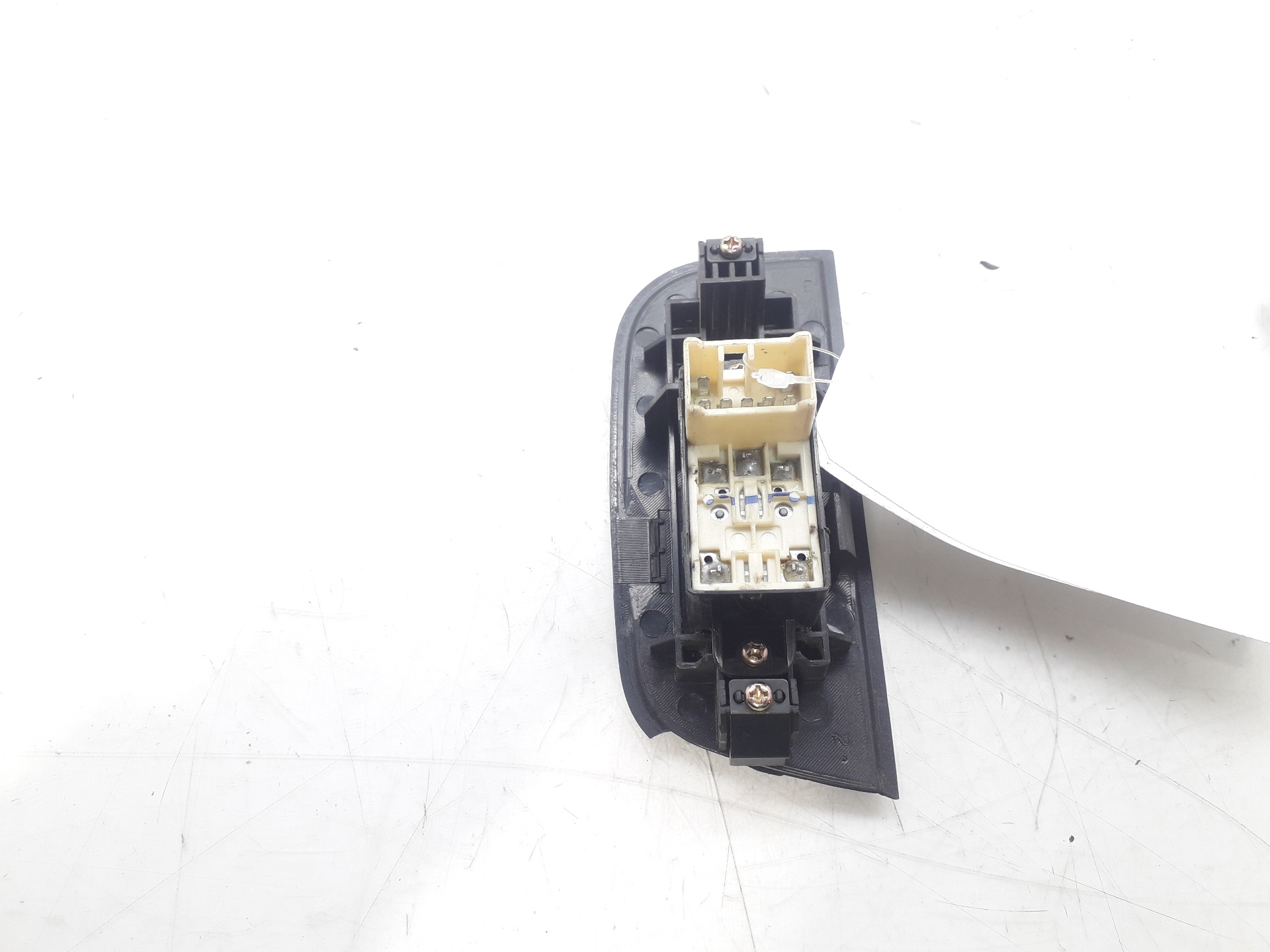 HYUNDAI Terracan 2 generation (2004-2009) Rear Right Door Window Control Switch 935782D000 22019547