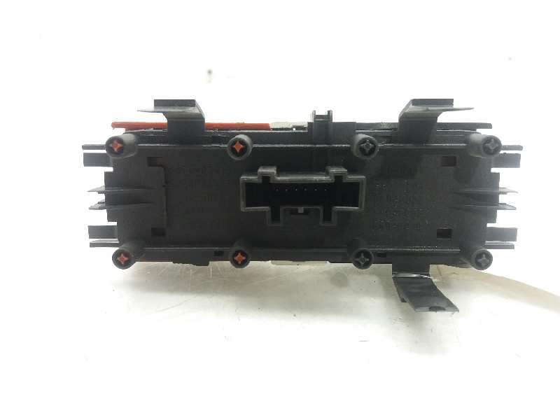 RENAULT Megane 2 generation (2002-2012) кнопка опасности 8200407415 20194496