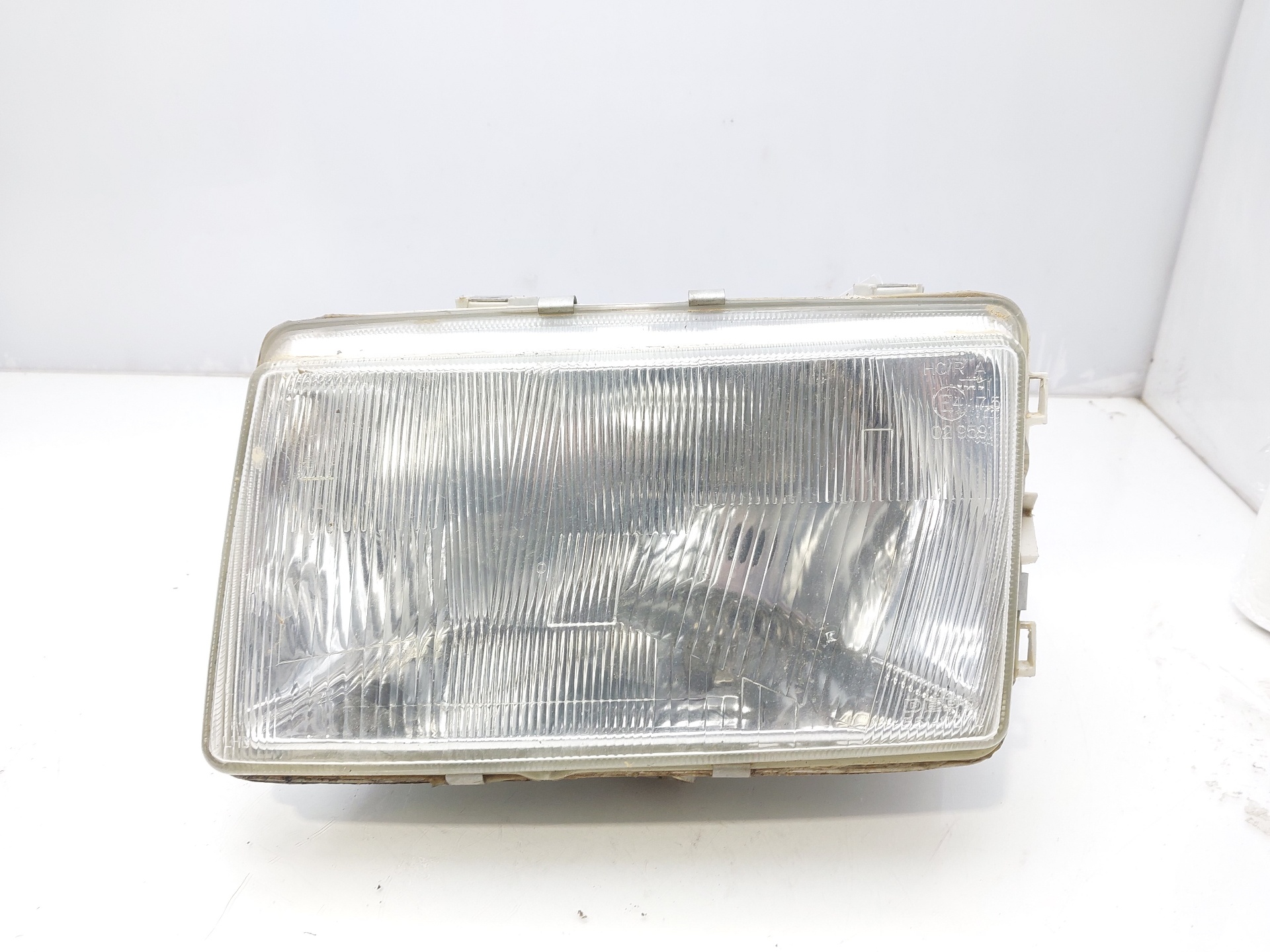 RENAULT Trafic Front Right Headlight 7701032011 25036817