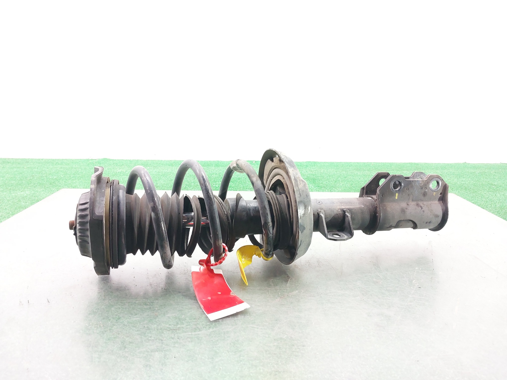 OPEL Astra K (2015-2021) Front Right Shock Absorber 39039572 25008902