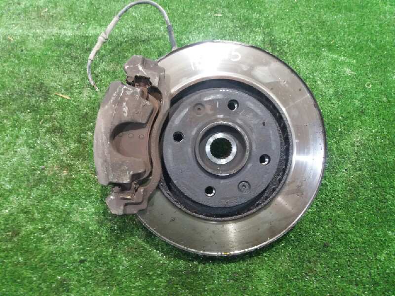 CITROËN Xsara 1 generation (1997-2004) Front Left Wheel Hub 364654 18403600