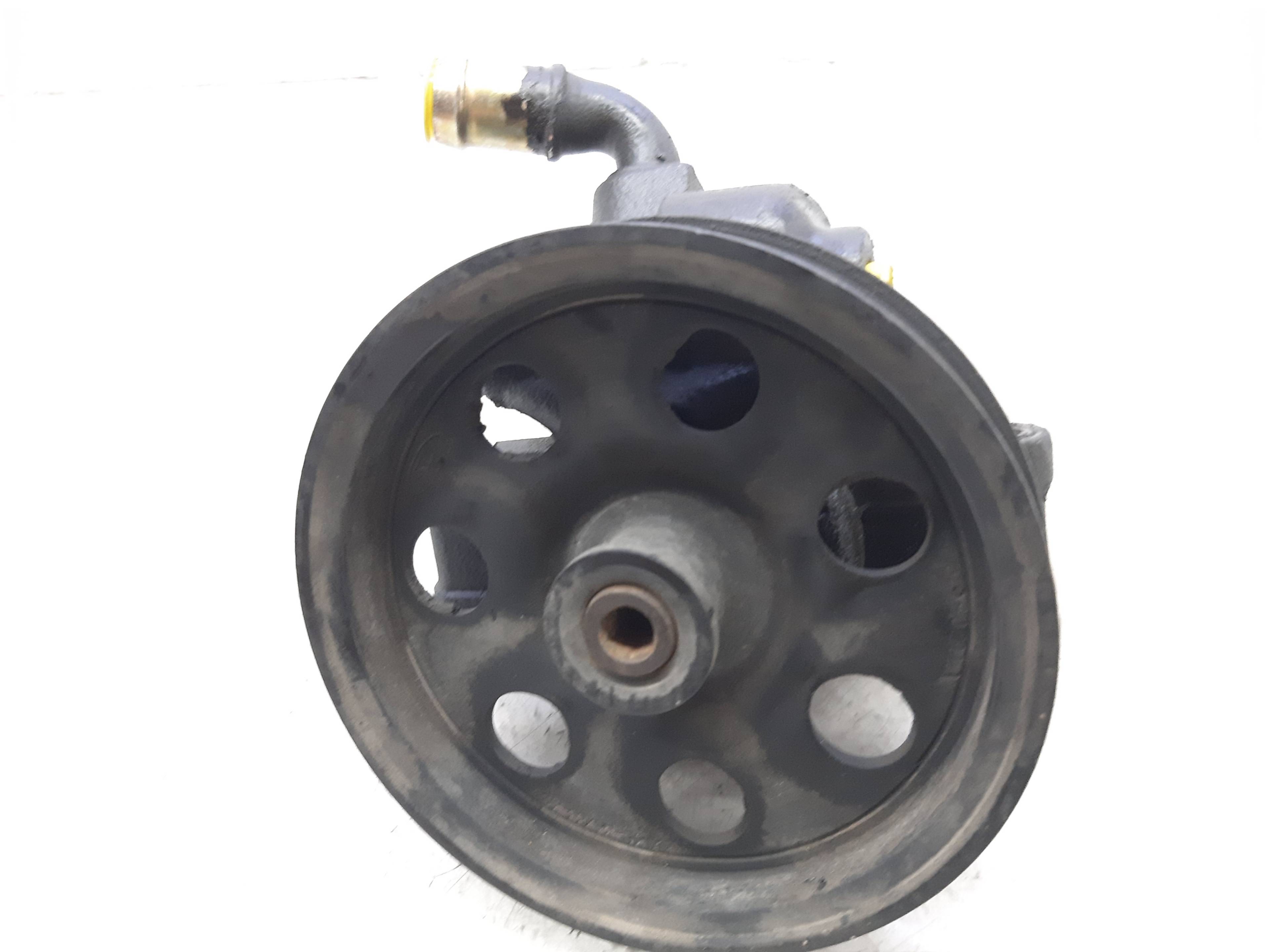 PEUGEOT Focus 1 generation (1998-2010) Power Steering Pump 1371089 22461136