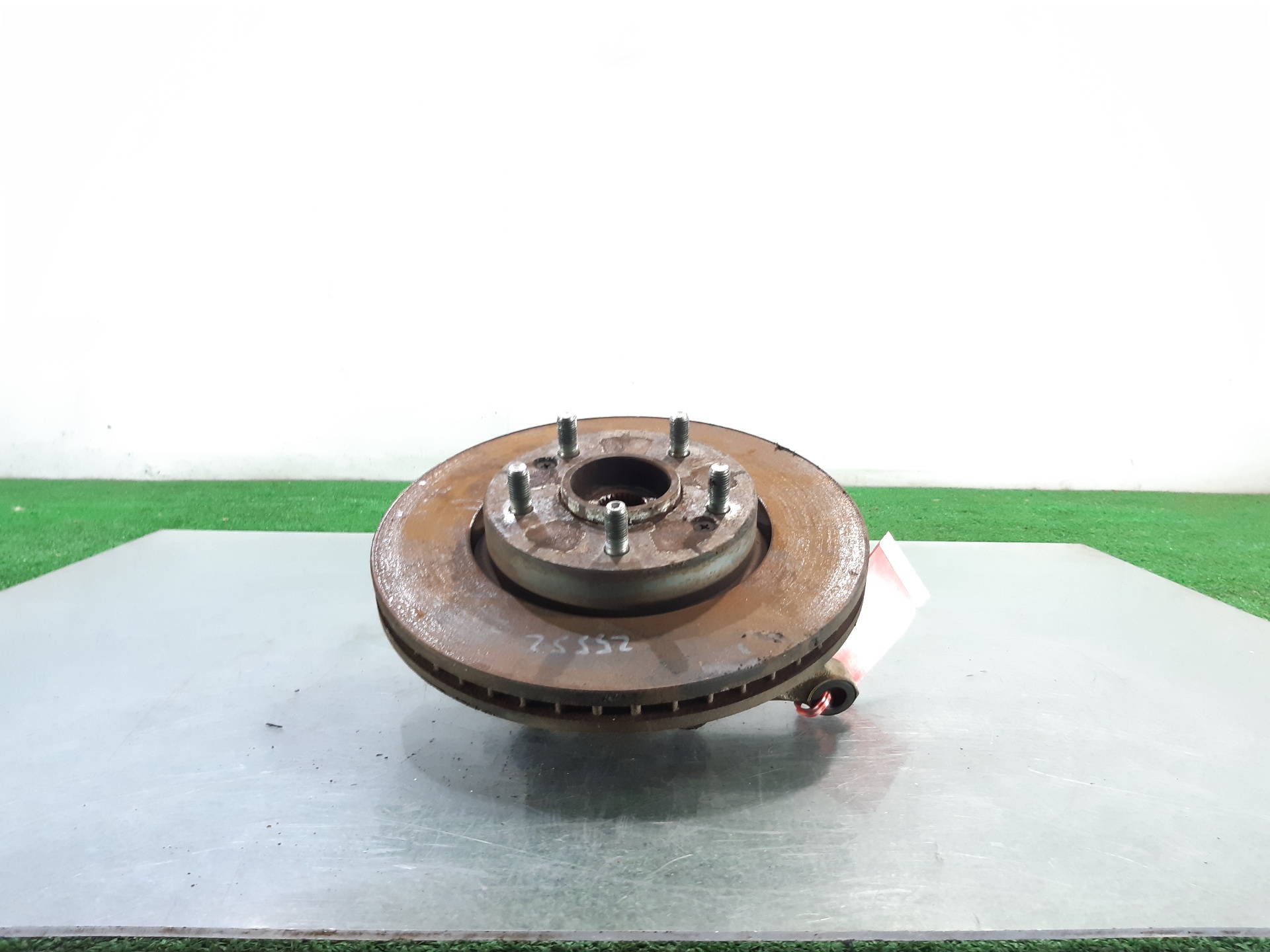 KIA Cee'd 1 generation (2007-2012) Front Left Wheel Hub 517152H100 22018677