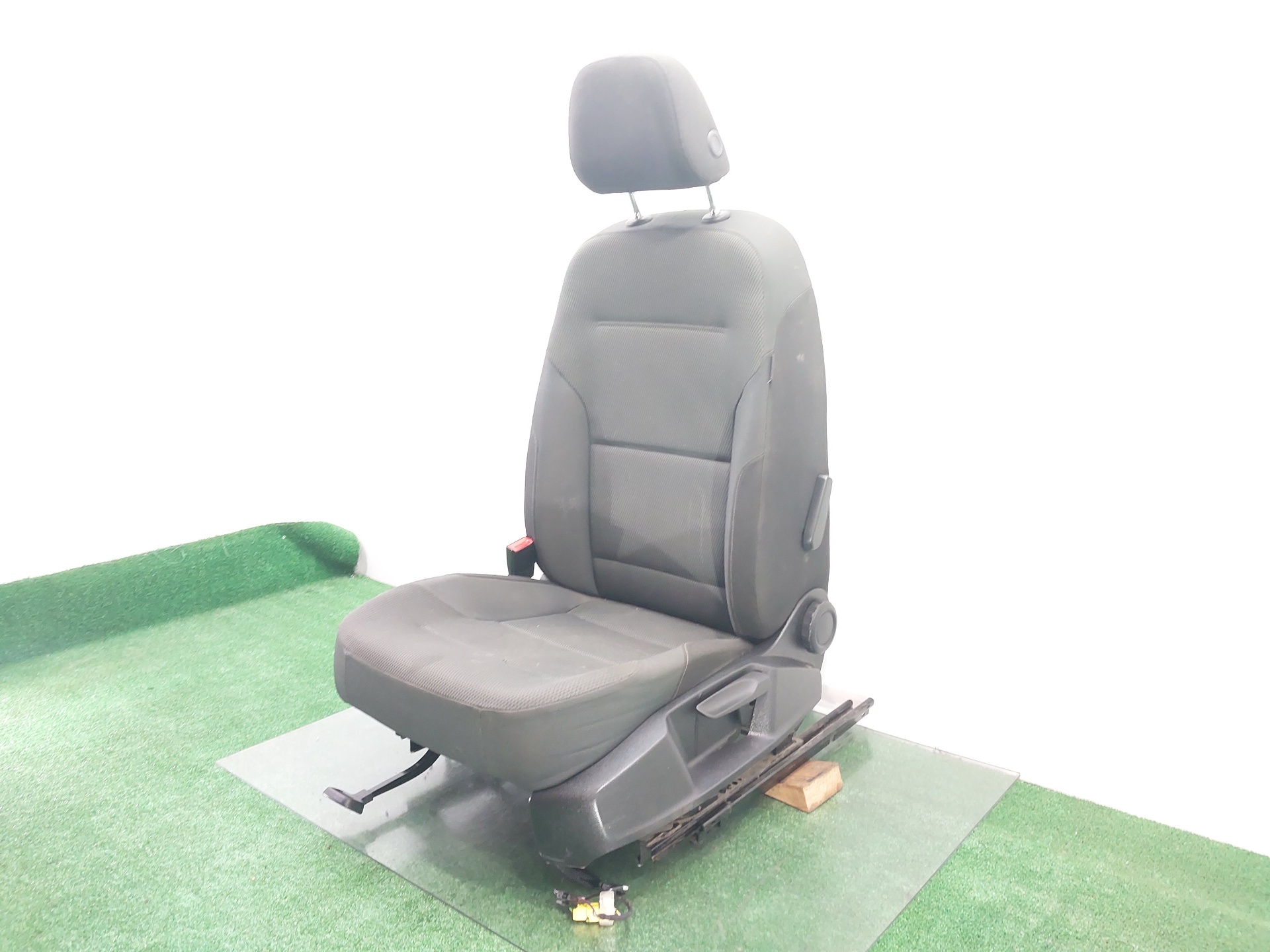 VOLKSWAGEN Golf 7 generation (2012-2024) Front Left Seat 5Q4881105Q 22606213