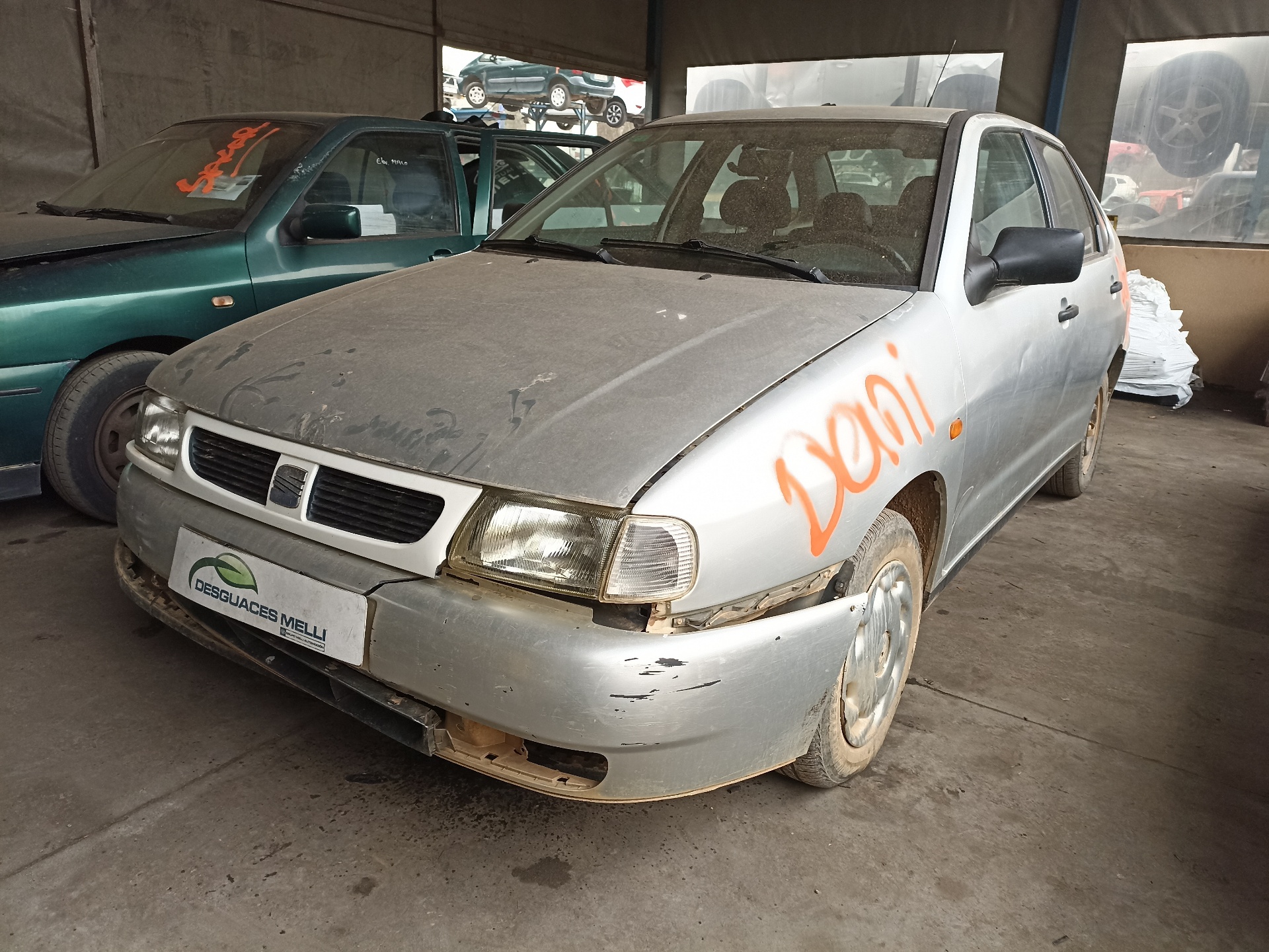 SEAT Ibiza 2 generation (1993-2002) Передний левый указатель поворота 6K0953049 18787132