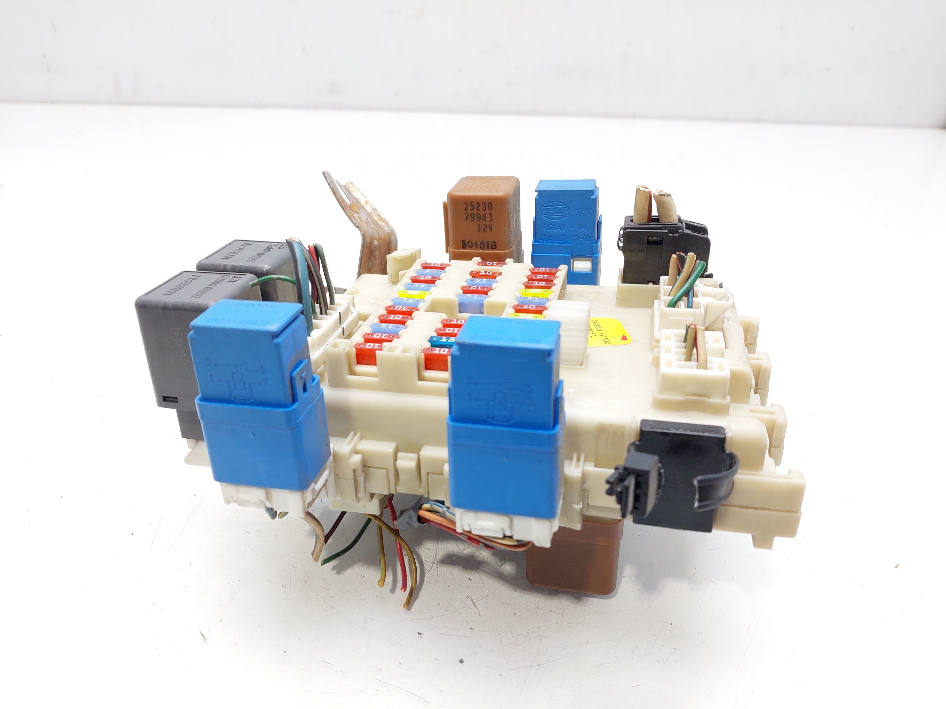 NISSAN Primera P12 (2001-2008) Fuse Box 24350AV700 22343740