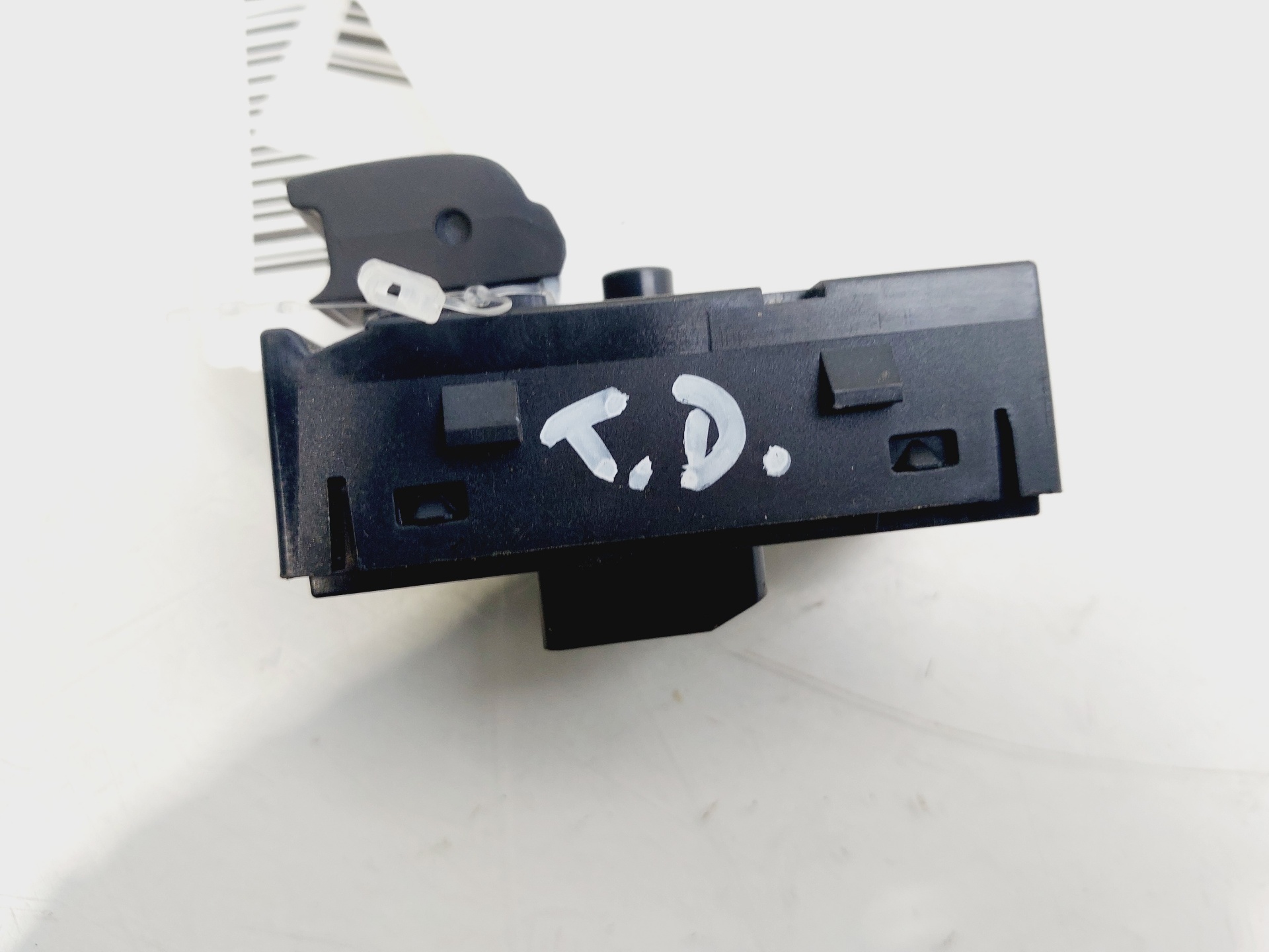 OPEL Astra K (2015-2021) Кнопка стеклоподъемника задней правой двери 13408452 25422018