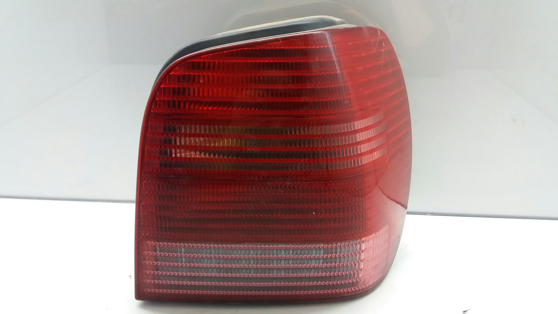 VOLKSWAGEN Polo 3 generation (1994-2002) Rear Right Taillight Lamp 6N0945096H 22455580