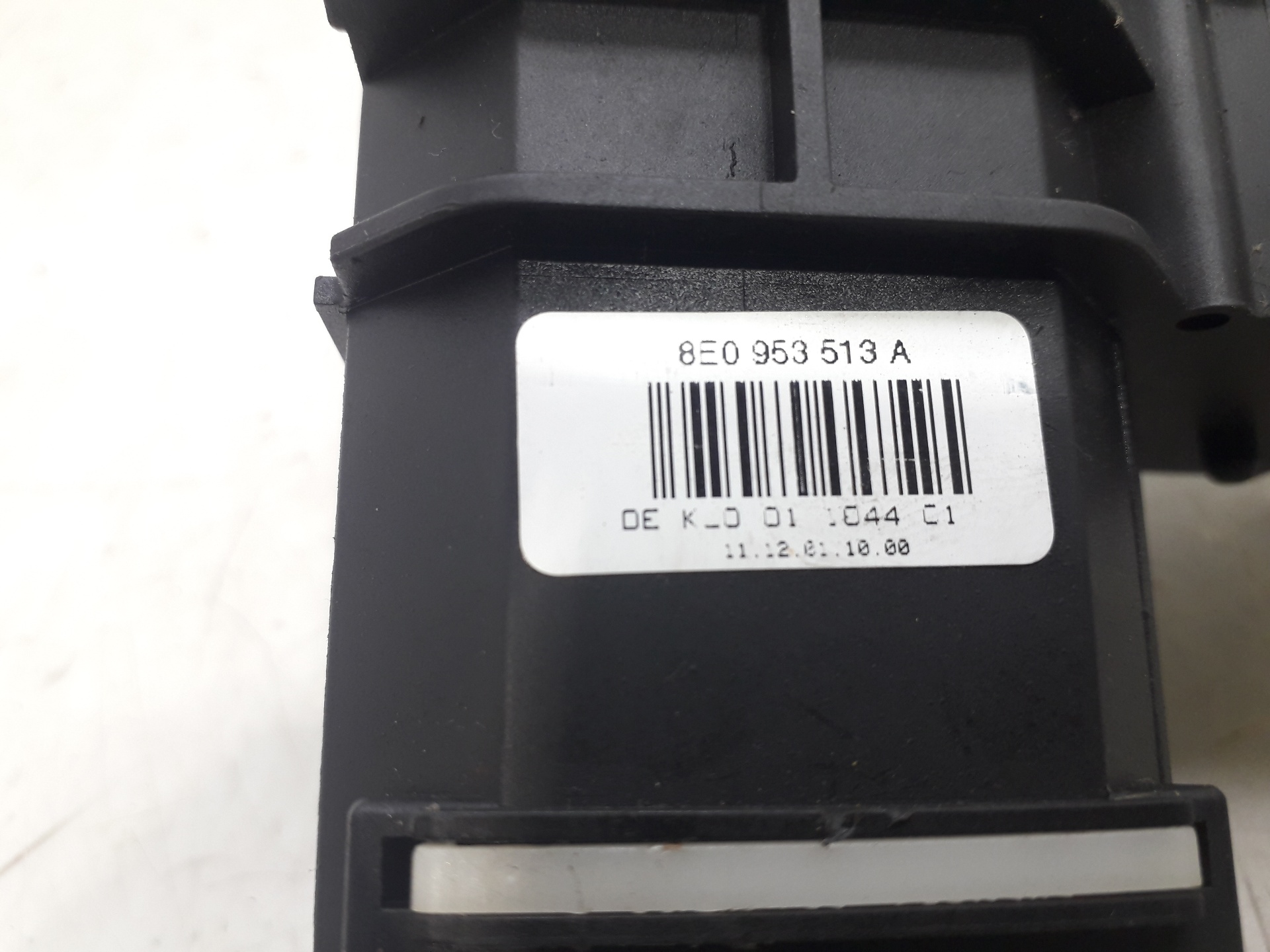 AUDI A4 B6/8E (2000-2005) поворота переключение  8E0953513A 22301669