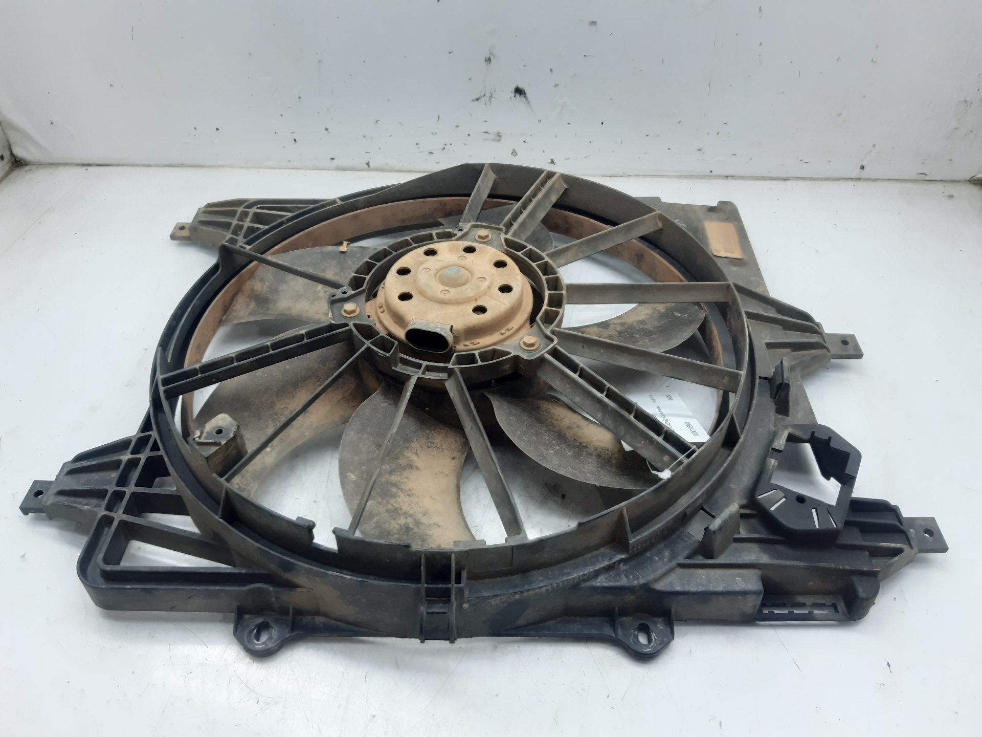 RENAULT Kangoo 1 generation (1998-2009) Difuzorový ventilátor 8200103801 18699721