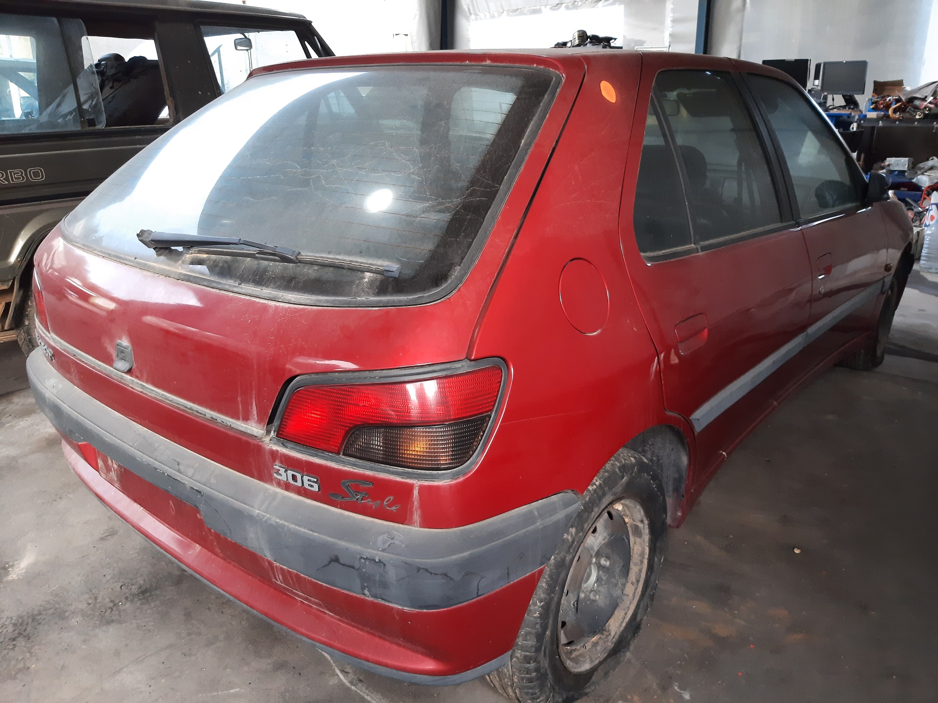 PEUGEOT 306 1 generation (1993-2002) Фара передняя левая 6204V7 18760496