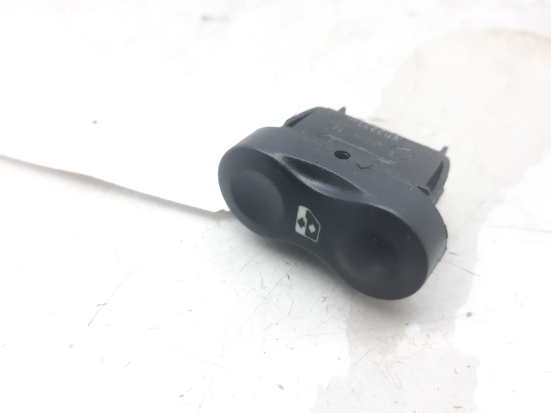 DACIA Sandero 1 generation (2008-2012) Front Right Door Window Switch 602227 24917380