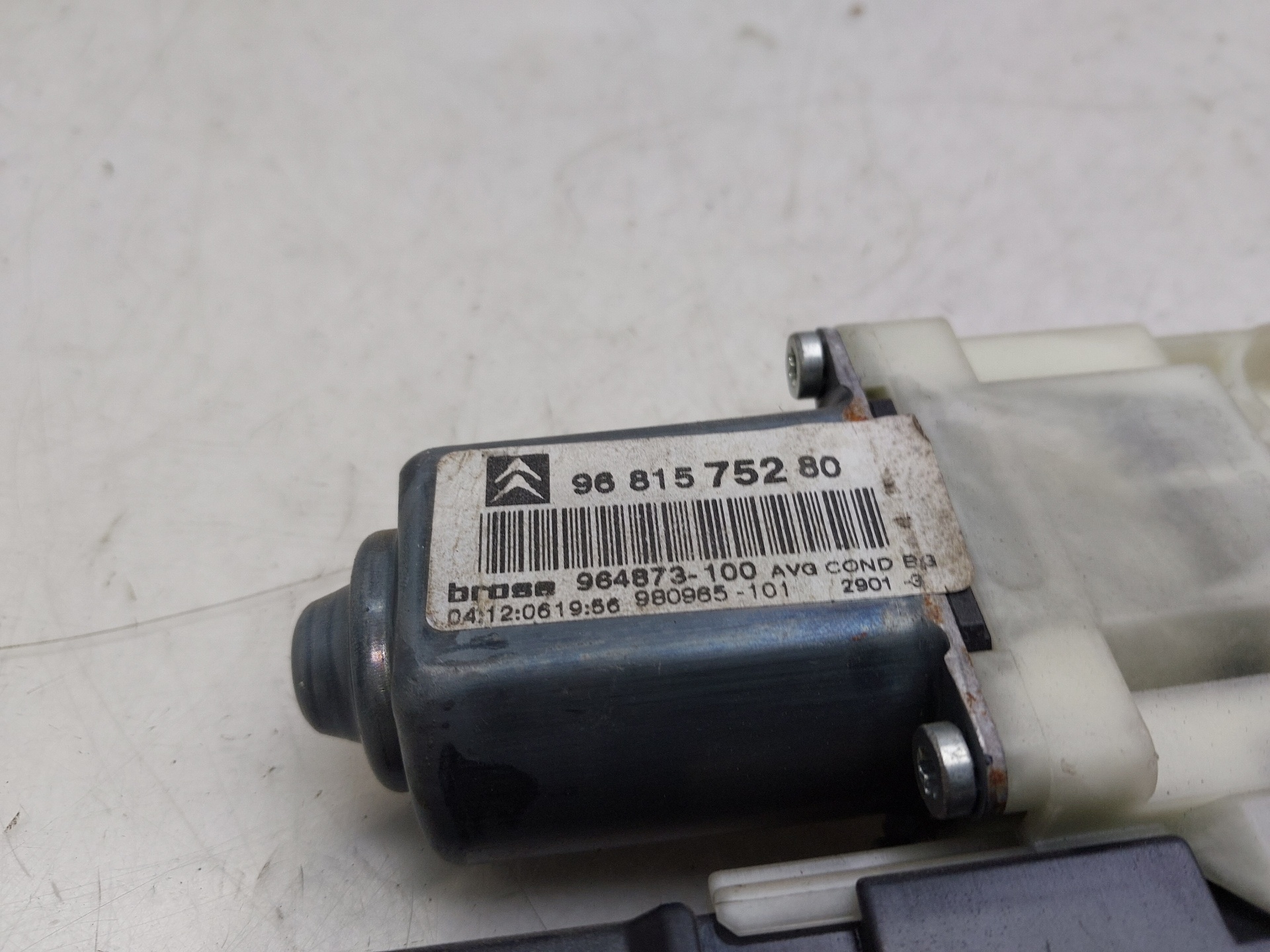 CITROËN C4 1 generation (2004-2011) Motor regulator geam ușă stânga față 9681575280 25224238