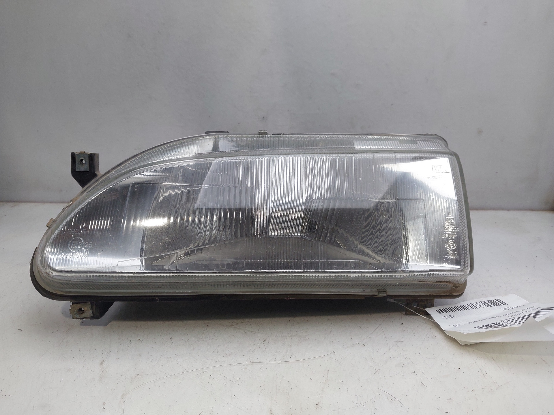 VOLKSWAGEN 19 1 generation (1988-1992) Front Left Headlight 7701042951 24141471