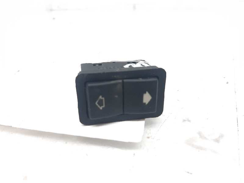 BMW 5 Series E39 (1995-2004) Front Right Door Window Switch 8368974 22074955