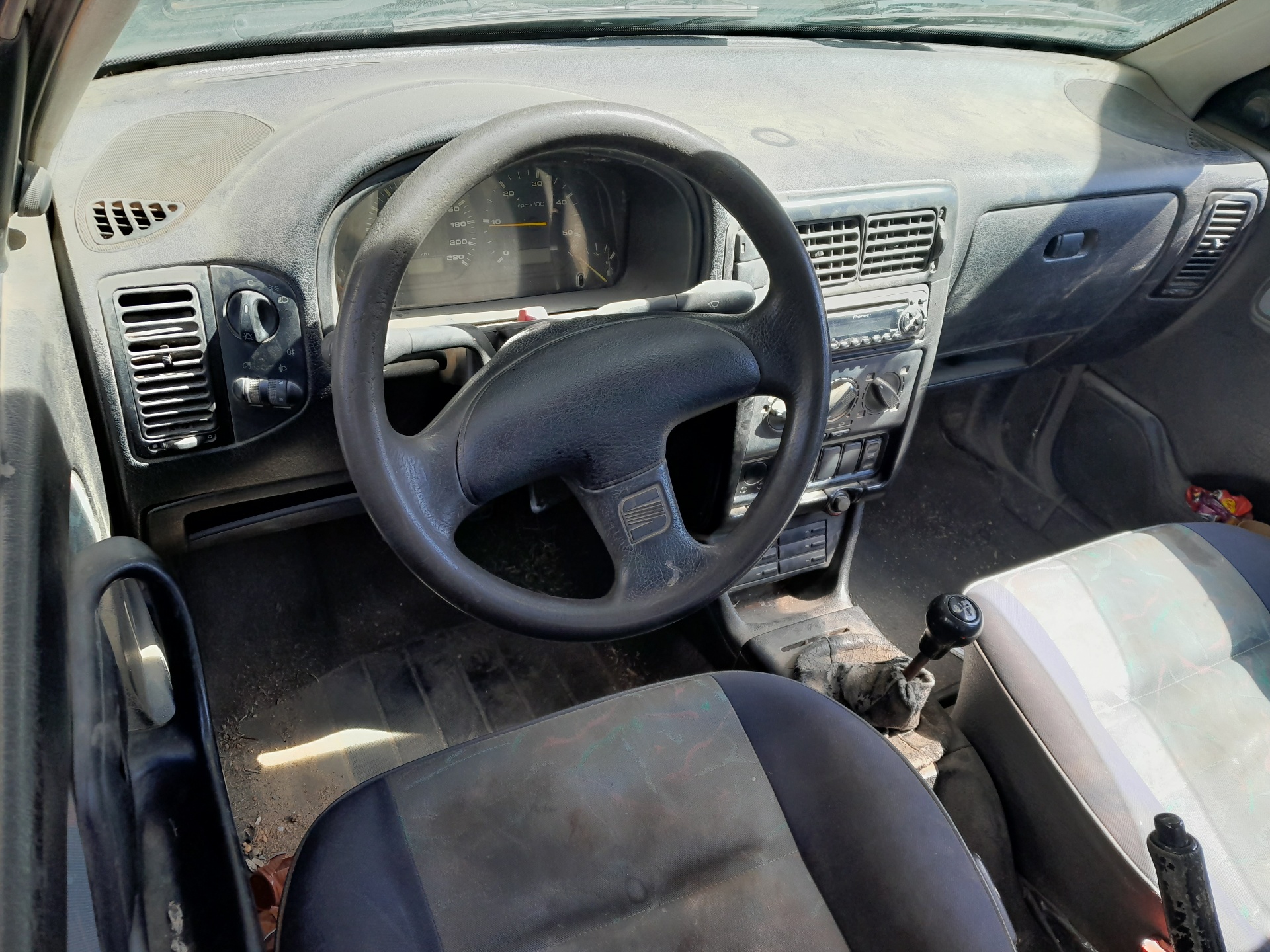 SEAT Ibiza 2 generation (1993-2002) Главина на предно дясно колело 1H0407256B 22326576