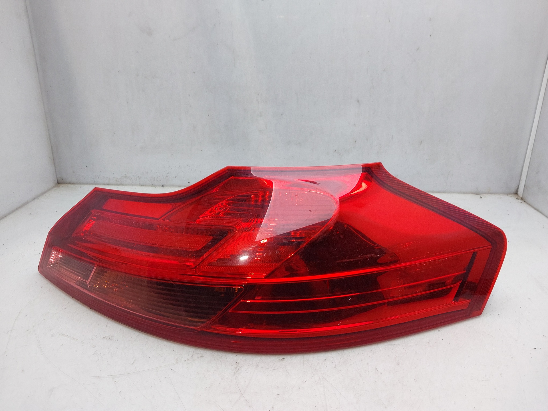 AUDI Insignia A (2008-2016) Oikea takavalo 13226857 24820240